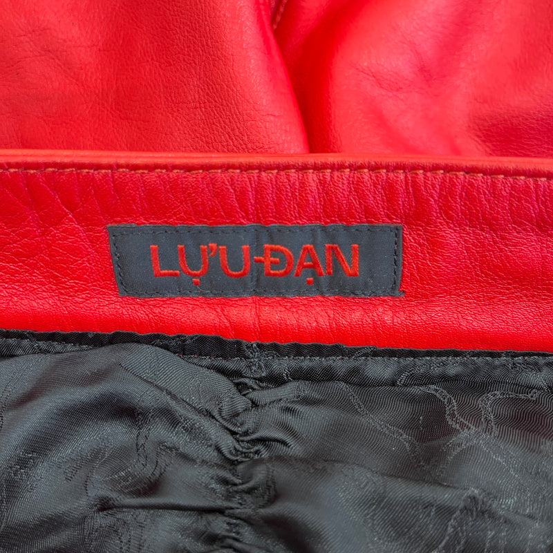 LU&