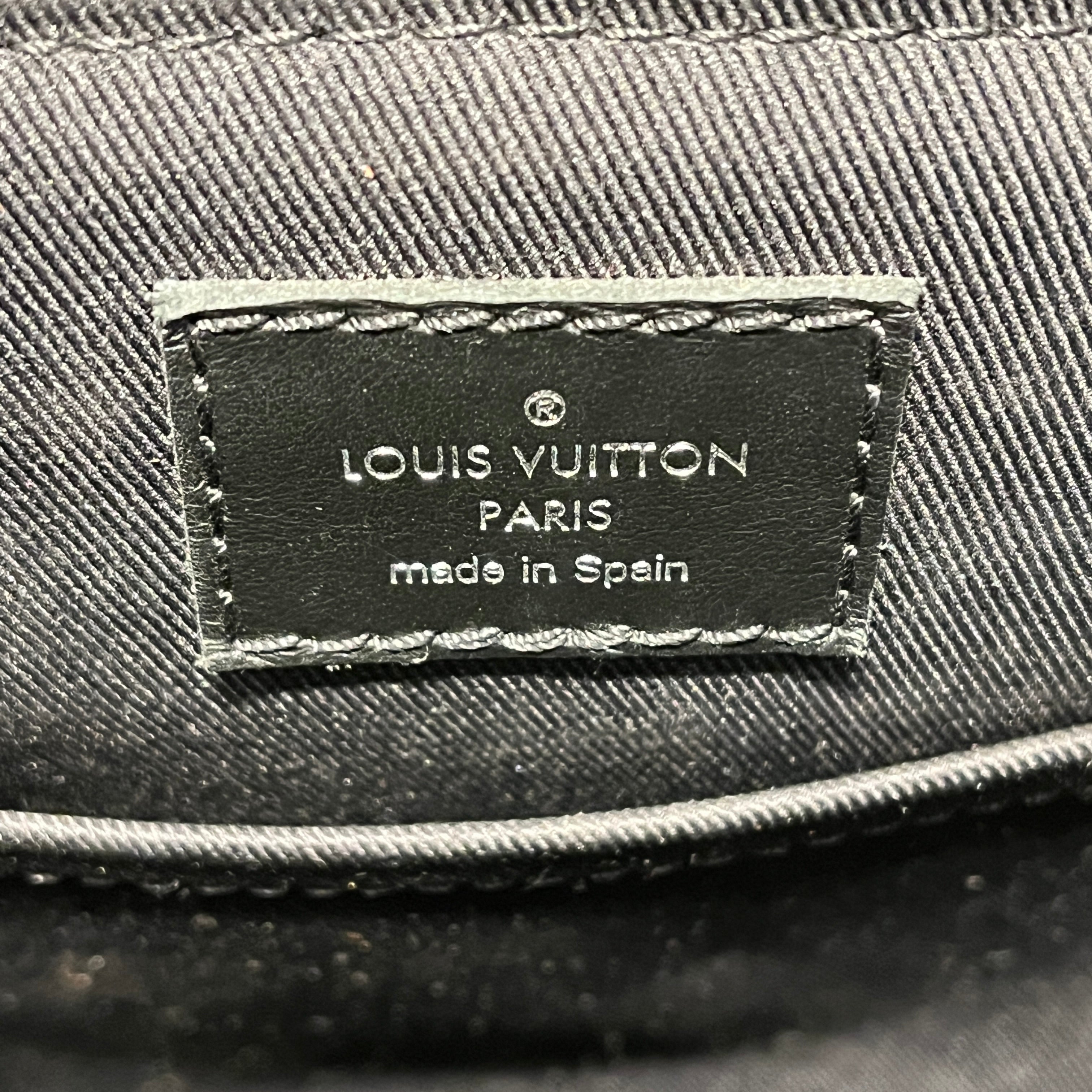 LOUIS VUITTON/Cross Body Bag/Monogram/Leather/BLK/District PM Eclipse Messenger view 5
