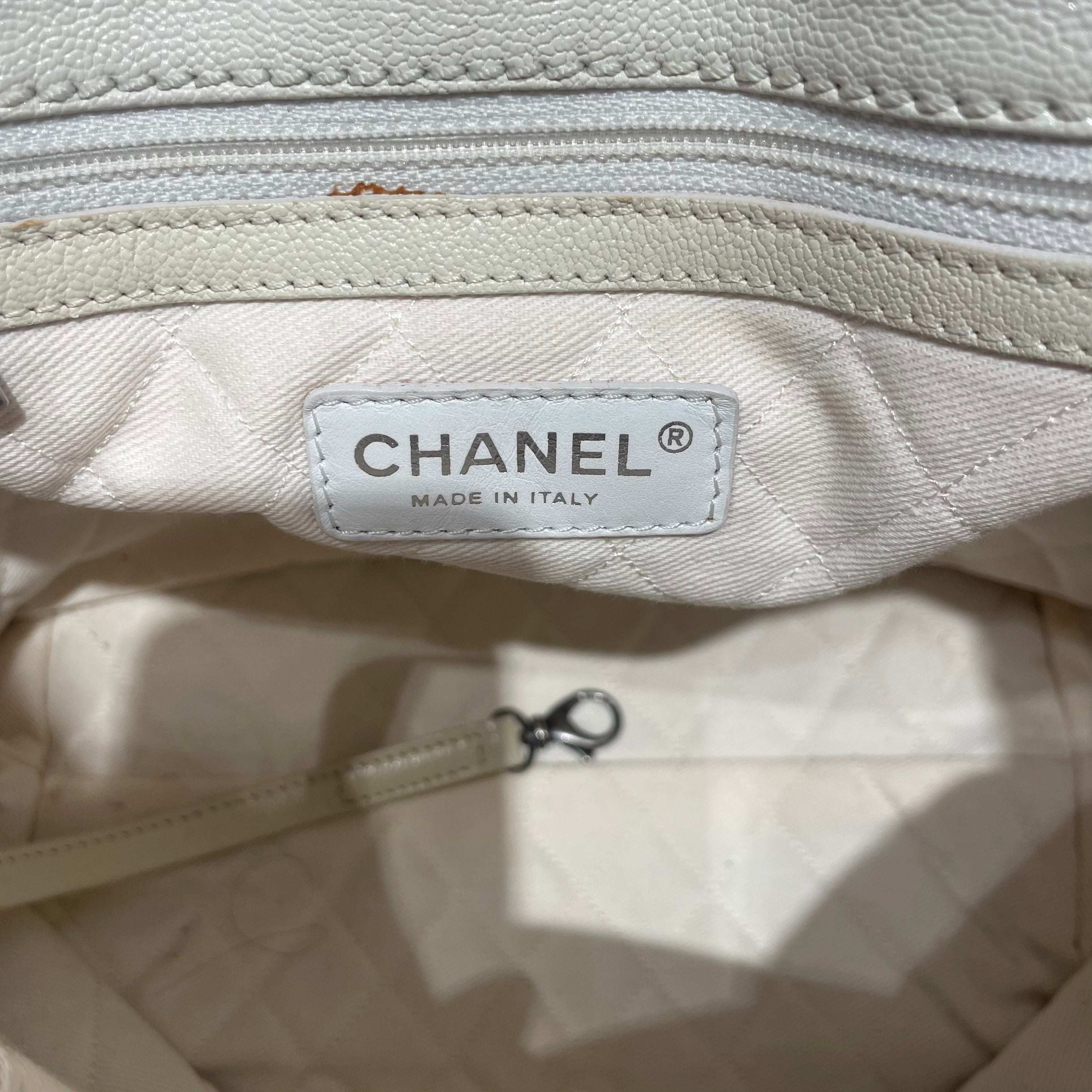 CHANEL/Tote Bag/Leather/WHT/Perforaled CC Tote view 5