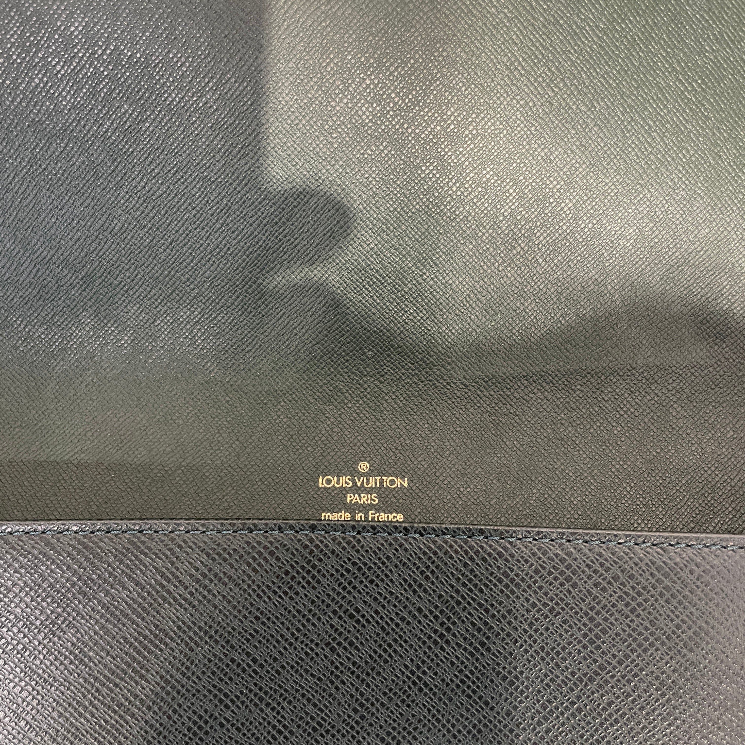 LOUIS VUITTON/Pouch/Leather/GRN/taiga leather view 3