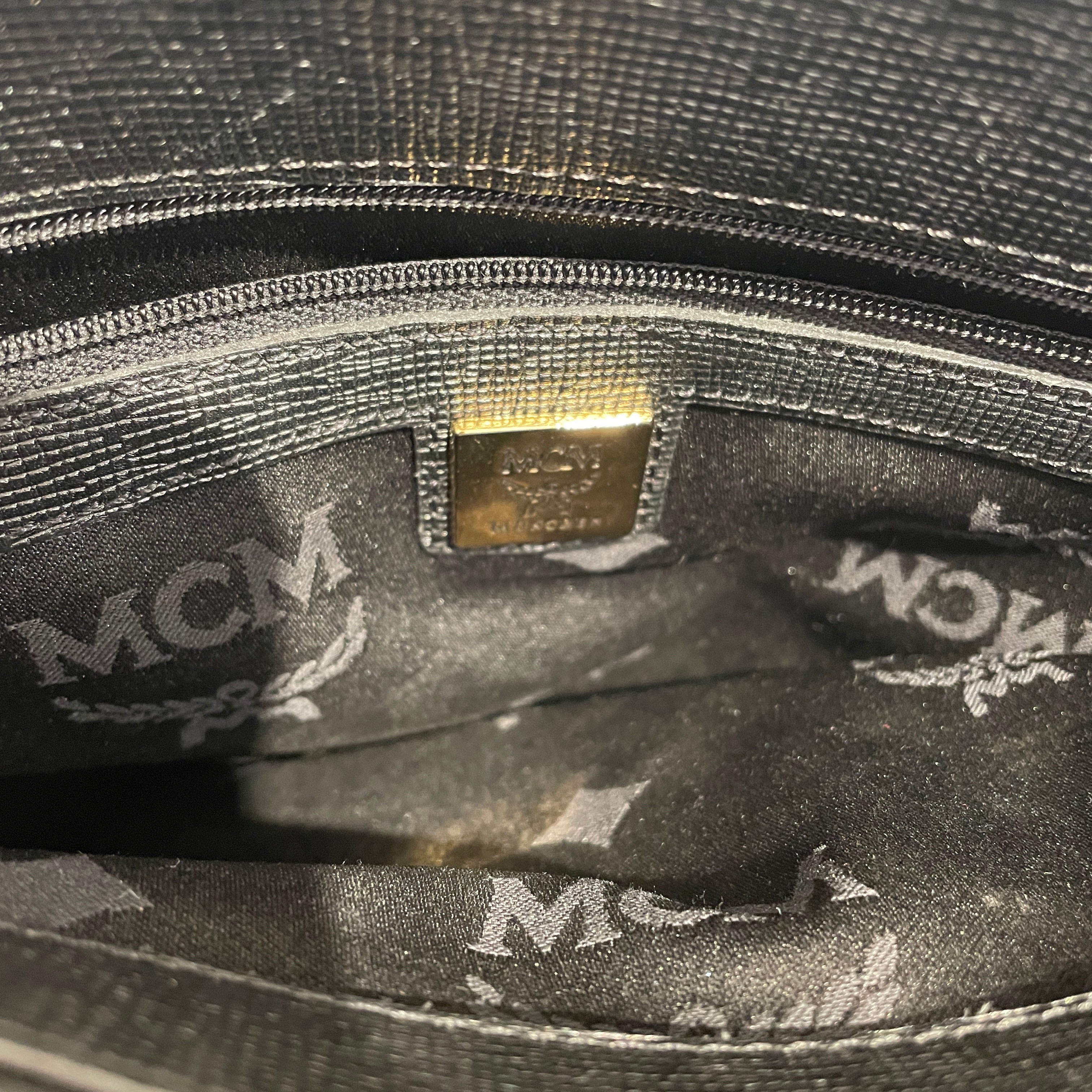 MCM/Tote Bag/Leather/BLK/Blavk tote w/ gold hardware view 4