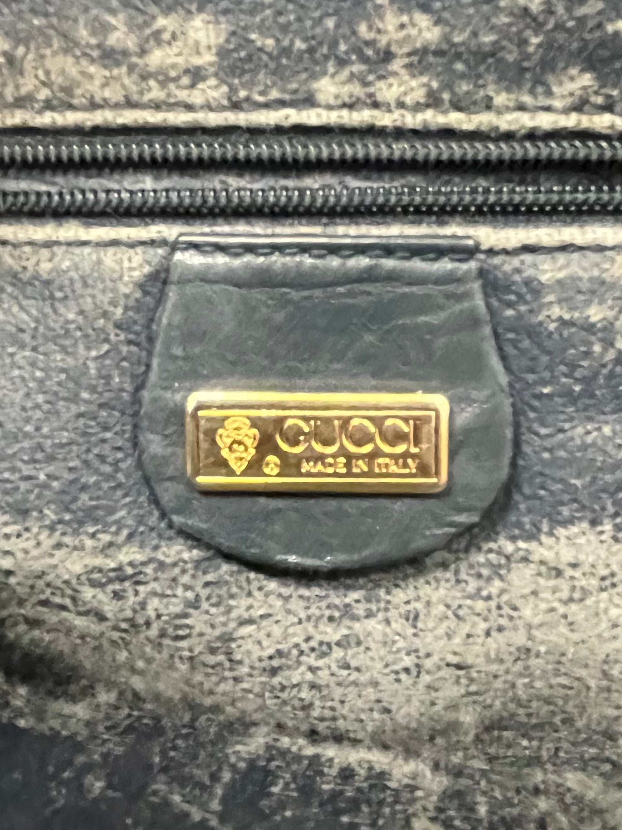 GUCCI/Cross Body Bag/Monogram/Leather/CRM/NAVY & RED STRIPE GG view 3