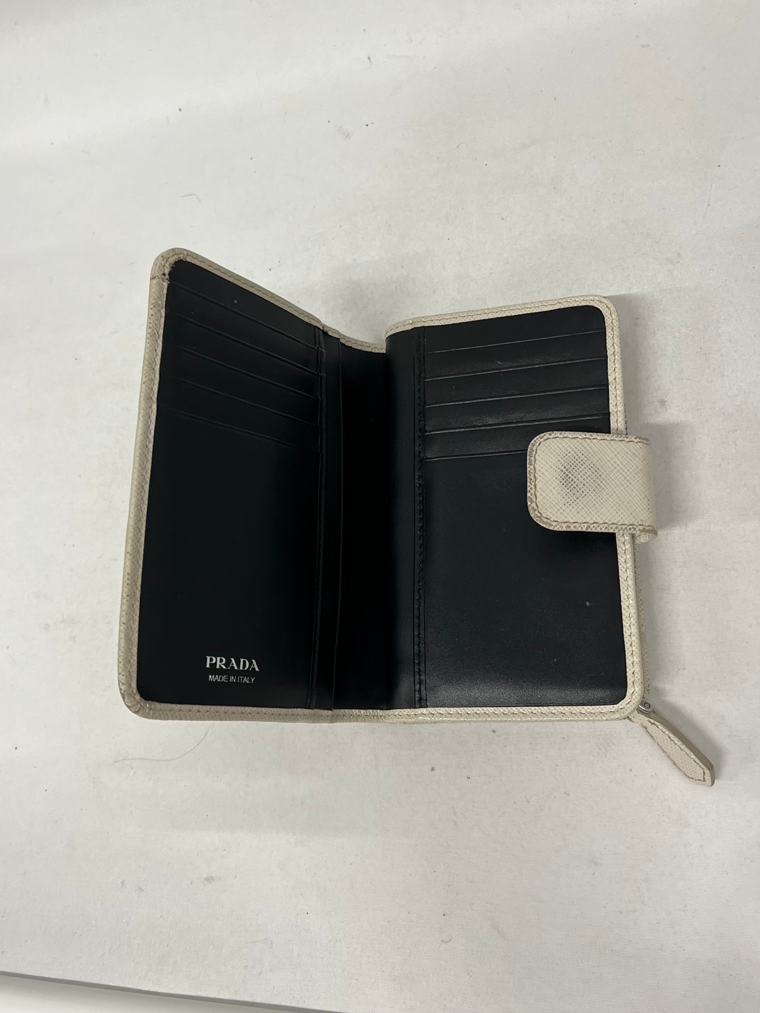 PRADA/Bifold Wallet/OS/Leather/WHT/White Zip Bifold with clamp view 2