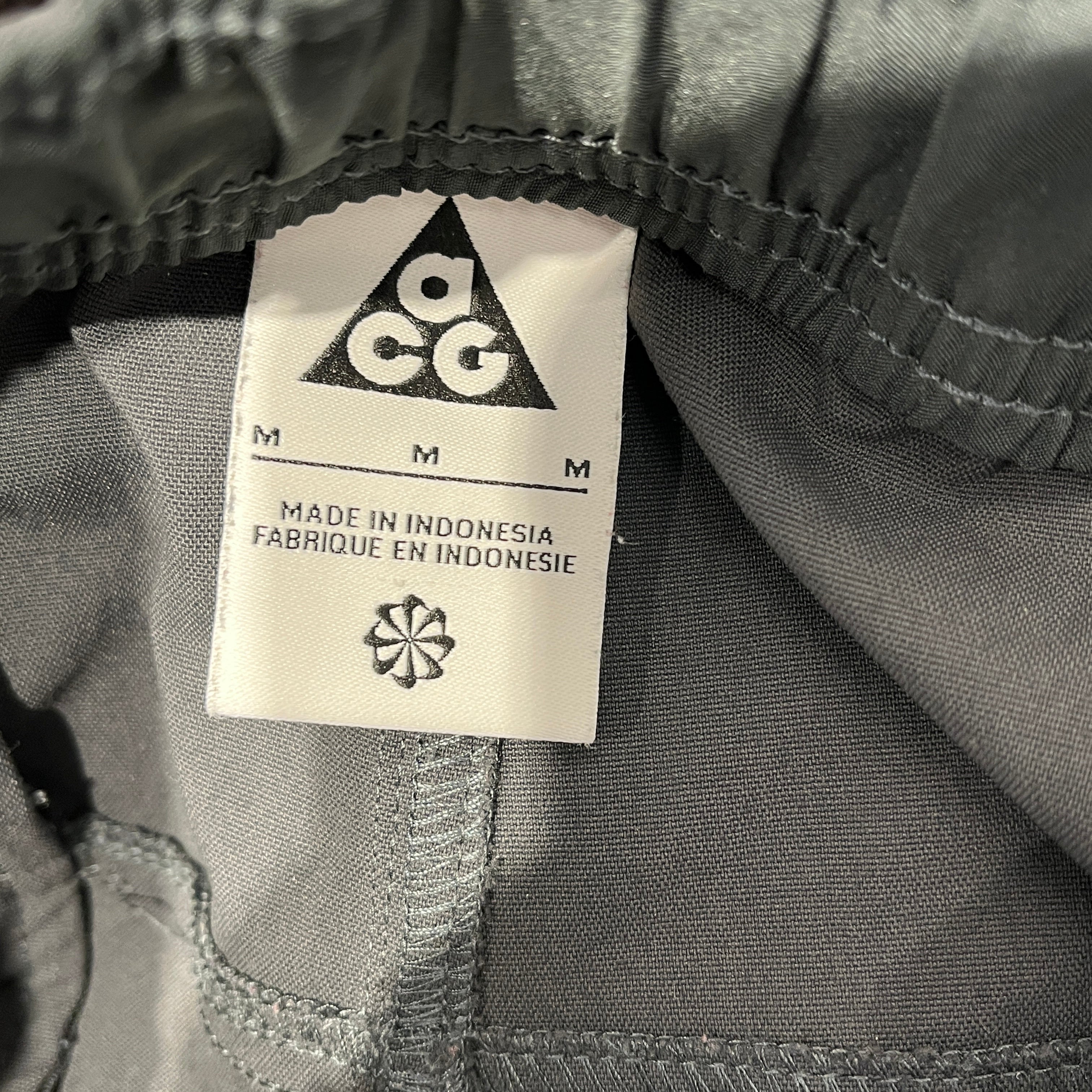 NIKE ACG/Cargo Pants/M/Nylon/GRY/ACG SUMMIT ZIP UP CARGO view 3