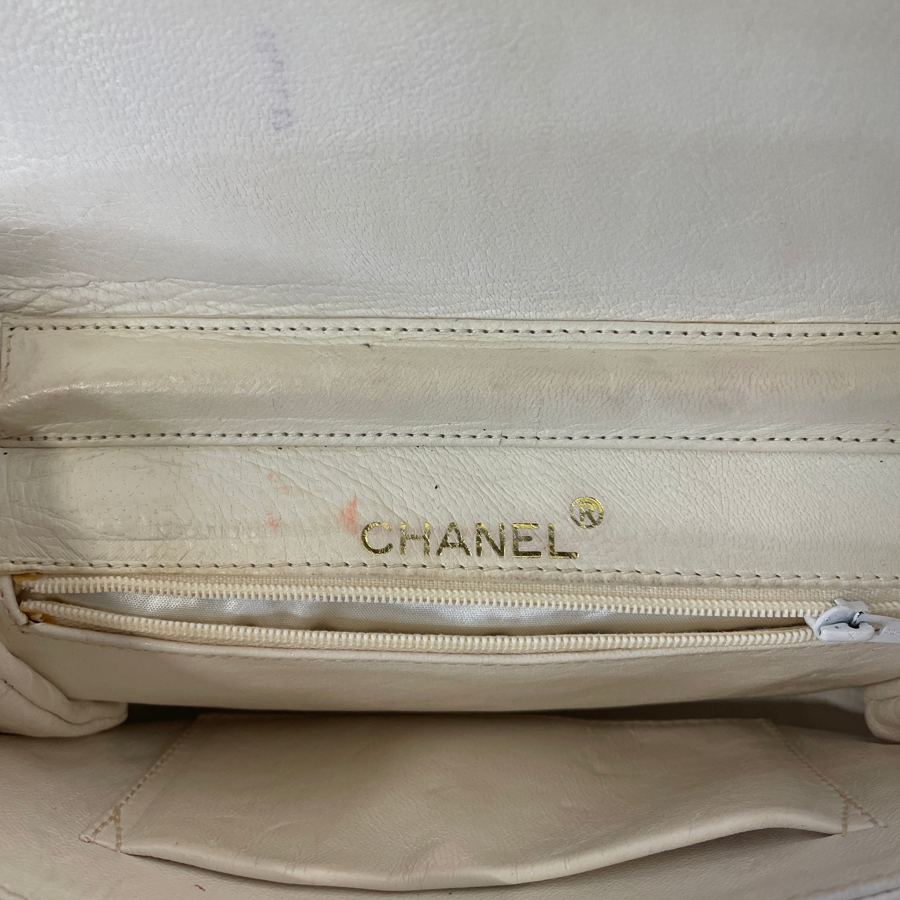 CHANEL/Cross Body Bag/Leather/CRM/Large Double C Flap view 3