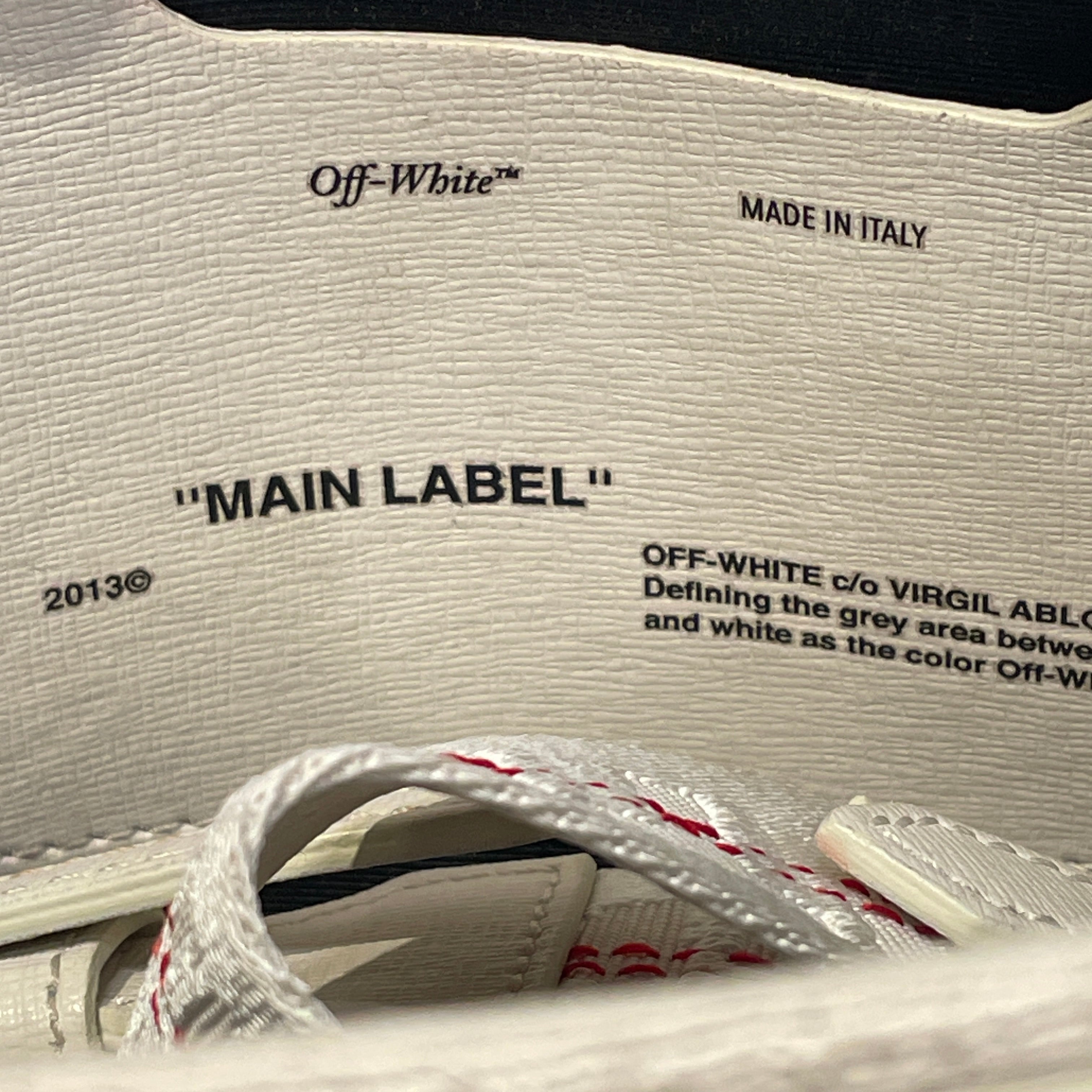 OFF-WHITE/Cross Body Bag/Stripe/Leather/WHT/Diag Camera view 3