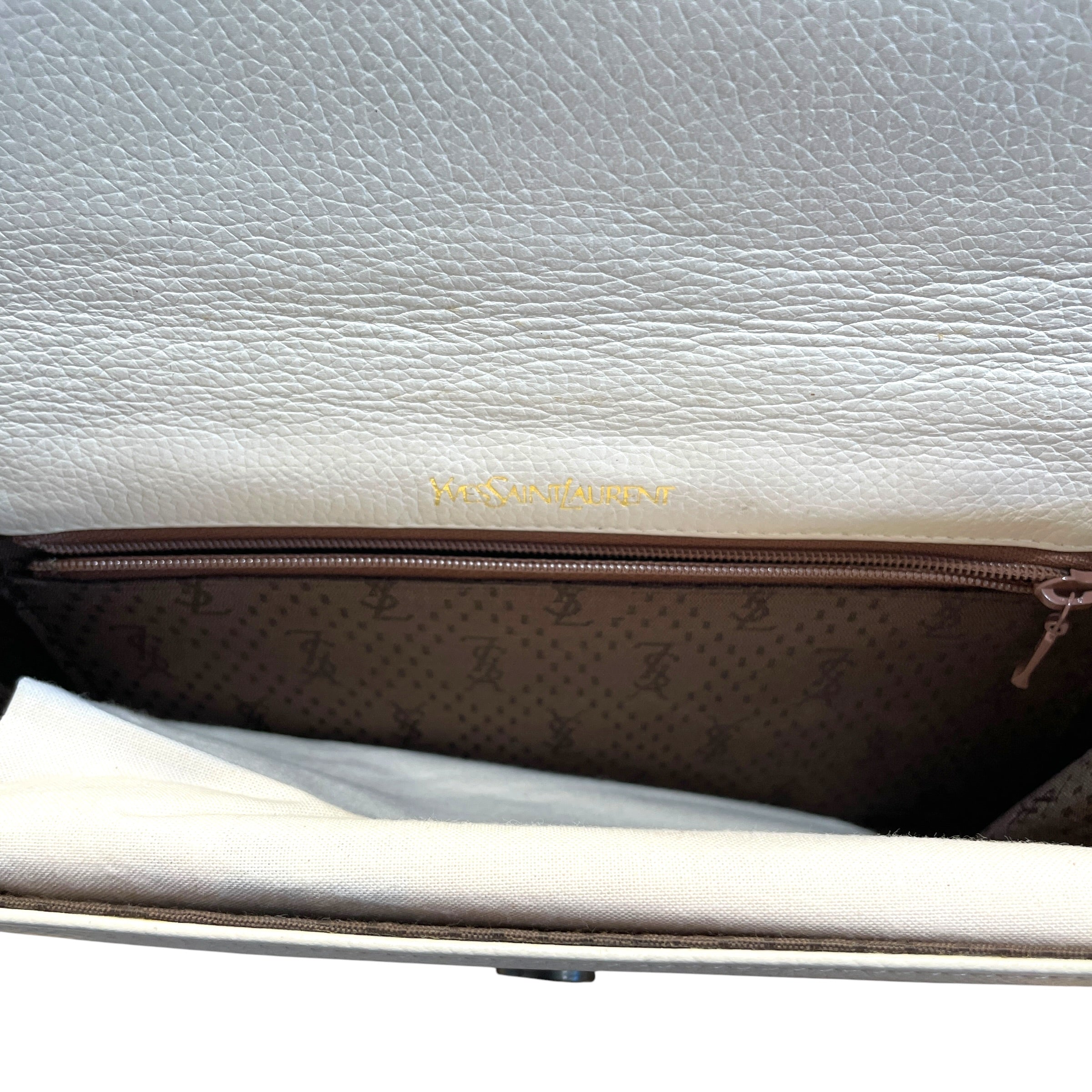 YVES SAINT LAURENT/Clutch Bag/Leather/WHT/Vintage Quilted Wave Clutch view 4