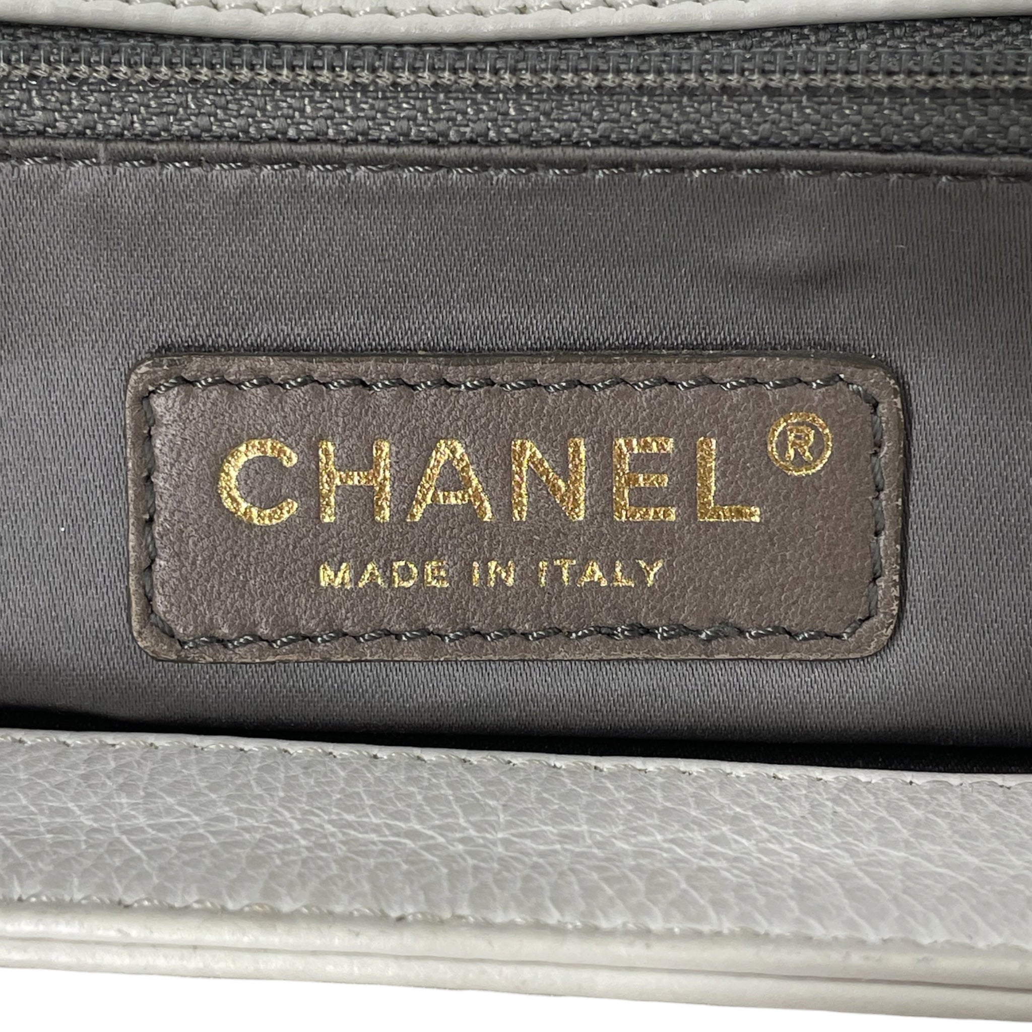 CHANEL/Hand Bag/Leather/WHT/METALLIC MOSIAC STUDS LOGO view 3