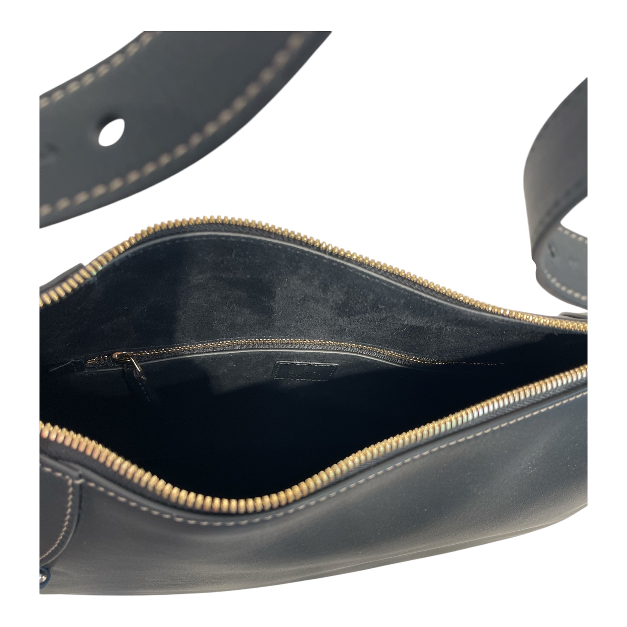 GUCCI/Bag/Leather/BLK/medium emblem view 4