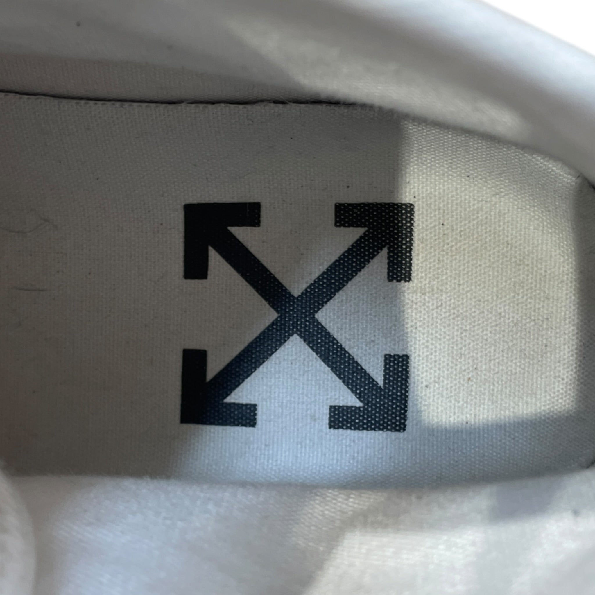OFF-WHITE/Hi-Sneakers/EU 41/Cotton/WHT/High tops with pink detail view 3