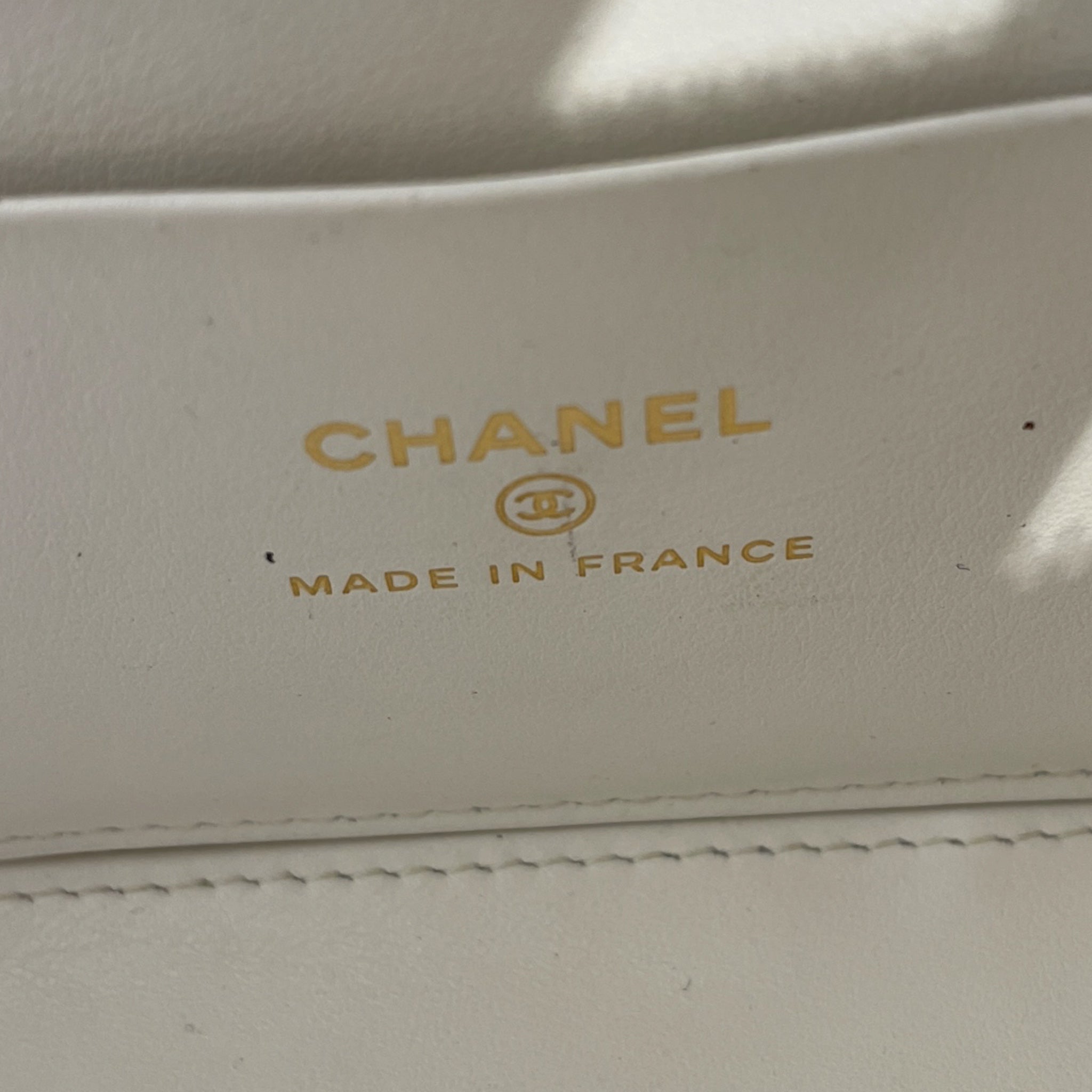 CHANEL/Cross Body Bag/Graphic/Leather/WHT/CASINO VANITY CAVIAR view 5
