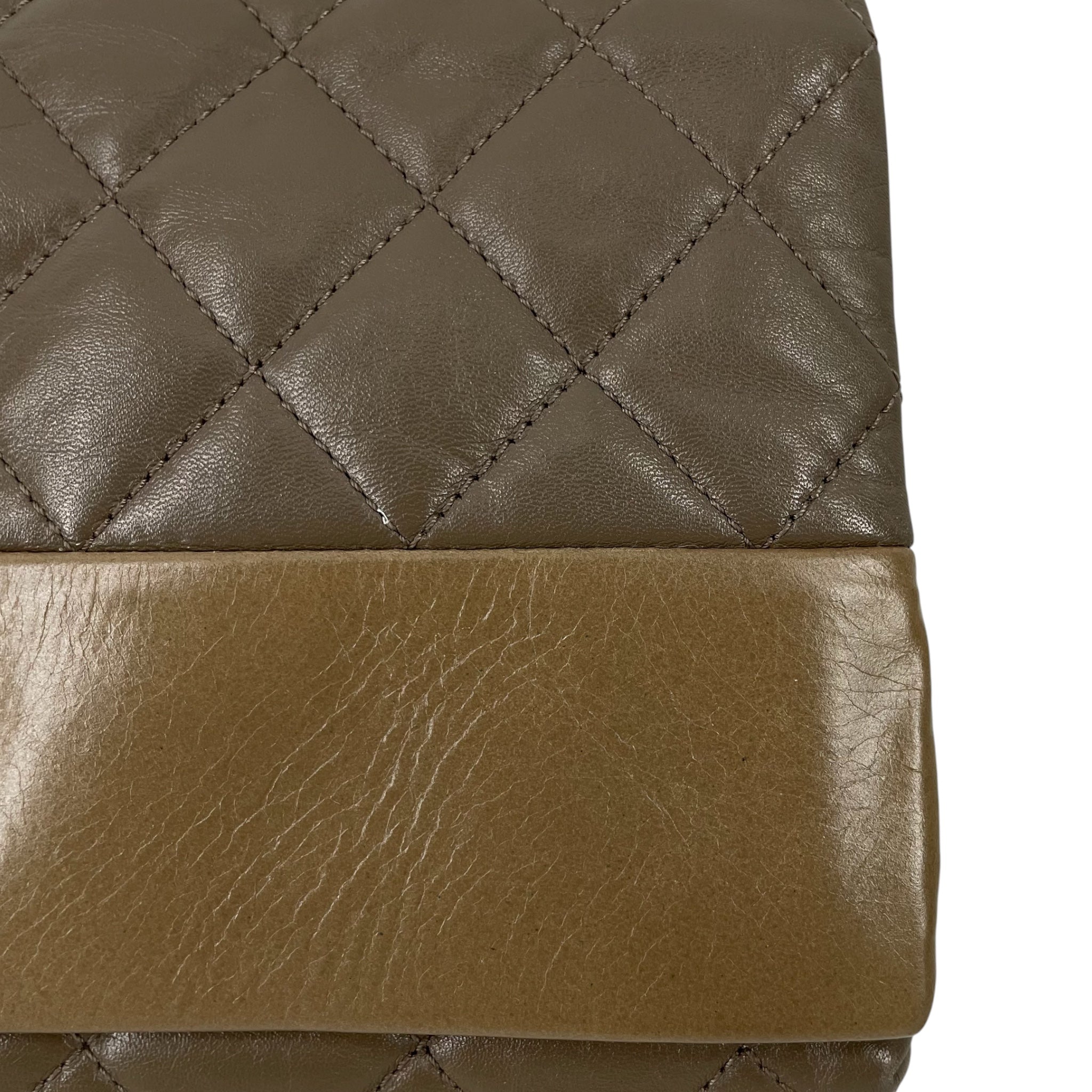 CHANEL/Cross Body Bag/Leather/KHK/18437059 KHAKI/KHAKI FLAP BAG view 4