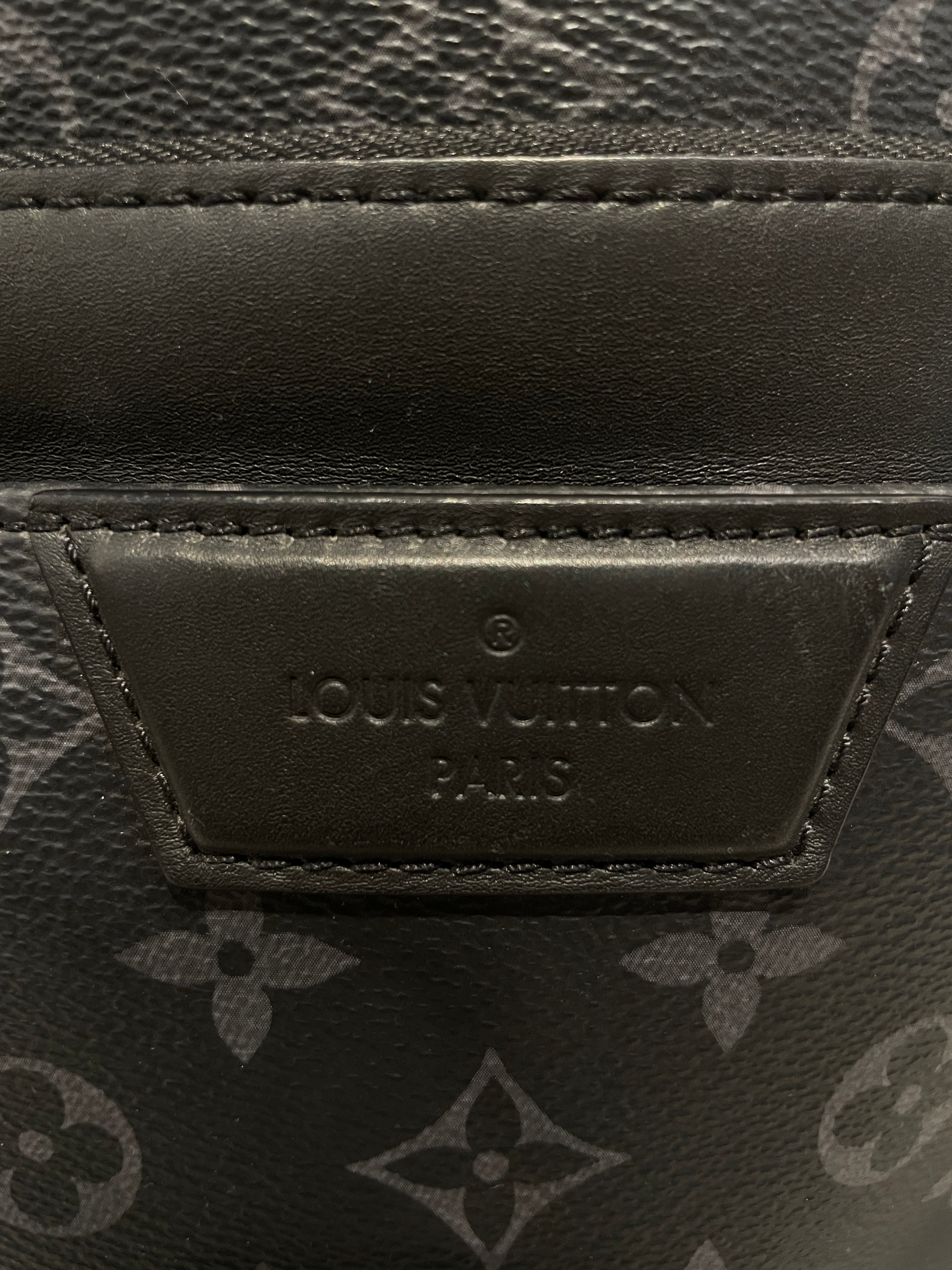 LOUIS VUITTON/Backpack/Monogram/Leather/BLK/DISCOVERY BACKPACK view 3
