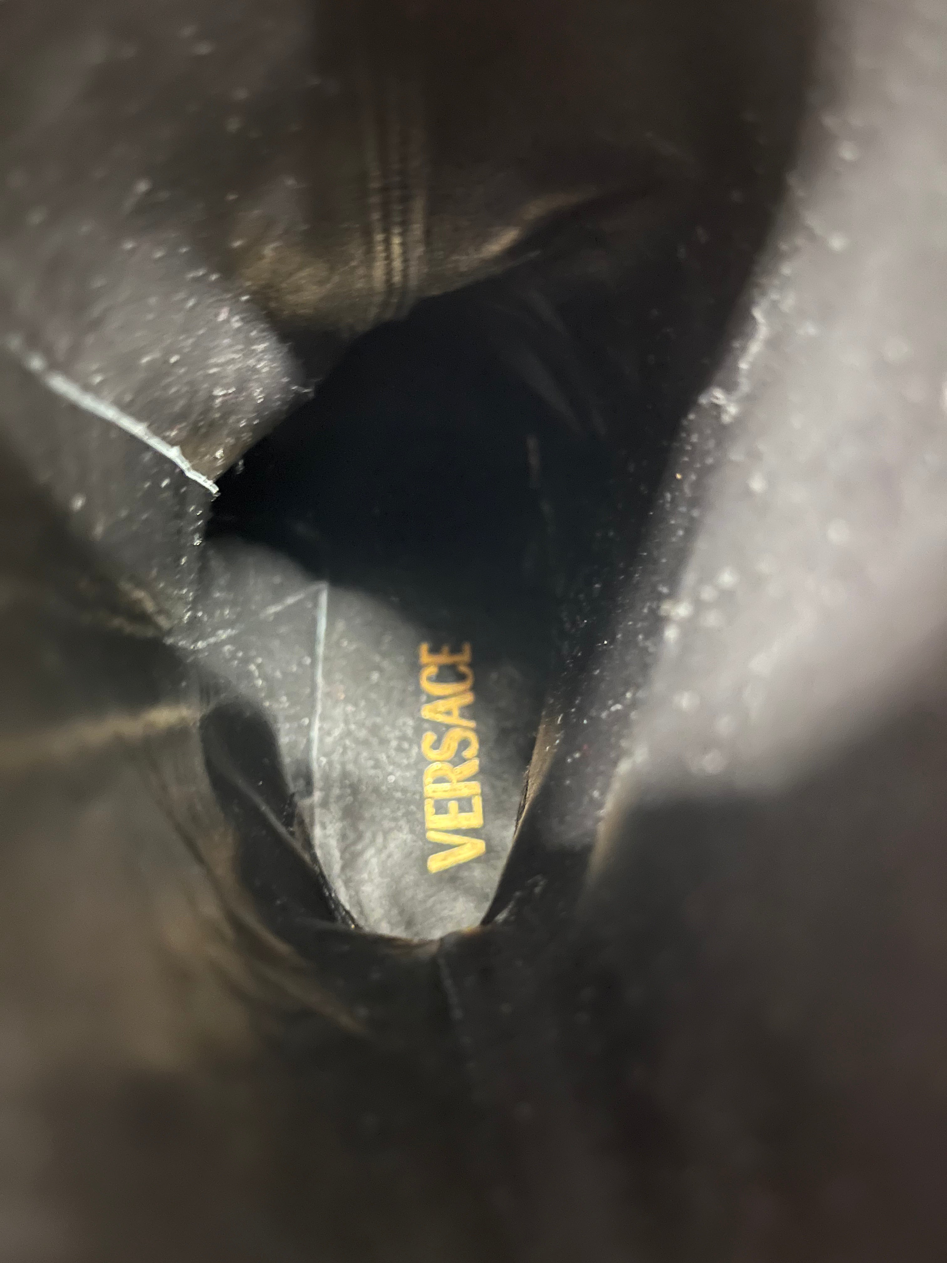 VERSACE/Heels/EU 38/Leather/BLK/MEDUSA HEAD GOLD CIRCLE BADGE view 3
