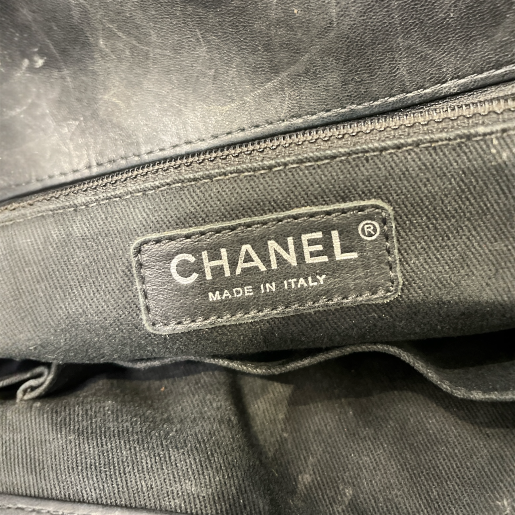 CHANEL/Tote Bag/Leather/BLK/PATENT LEATHER SILVER HARDWARE view 5