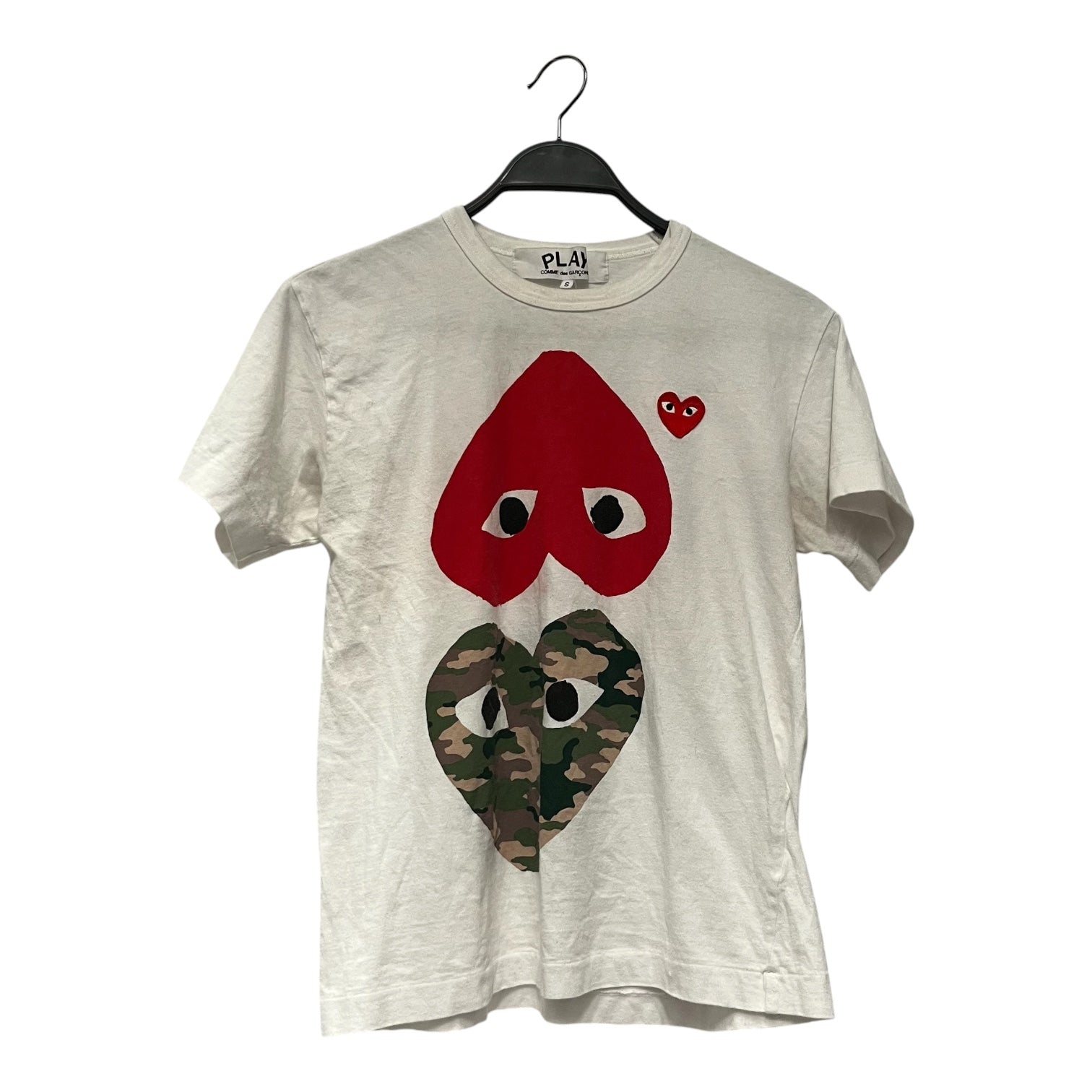 COMME des GARCONS/T-Shirt/S/Cotton/WHT/Graphic/cdg two heart red/camo view 1