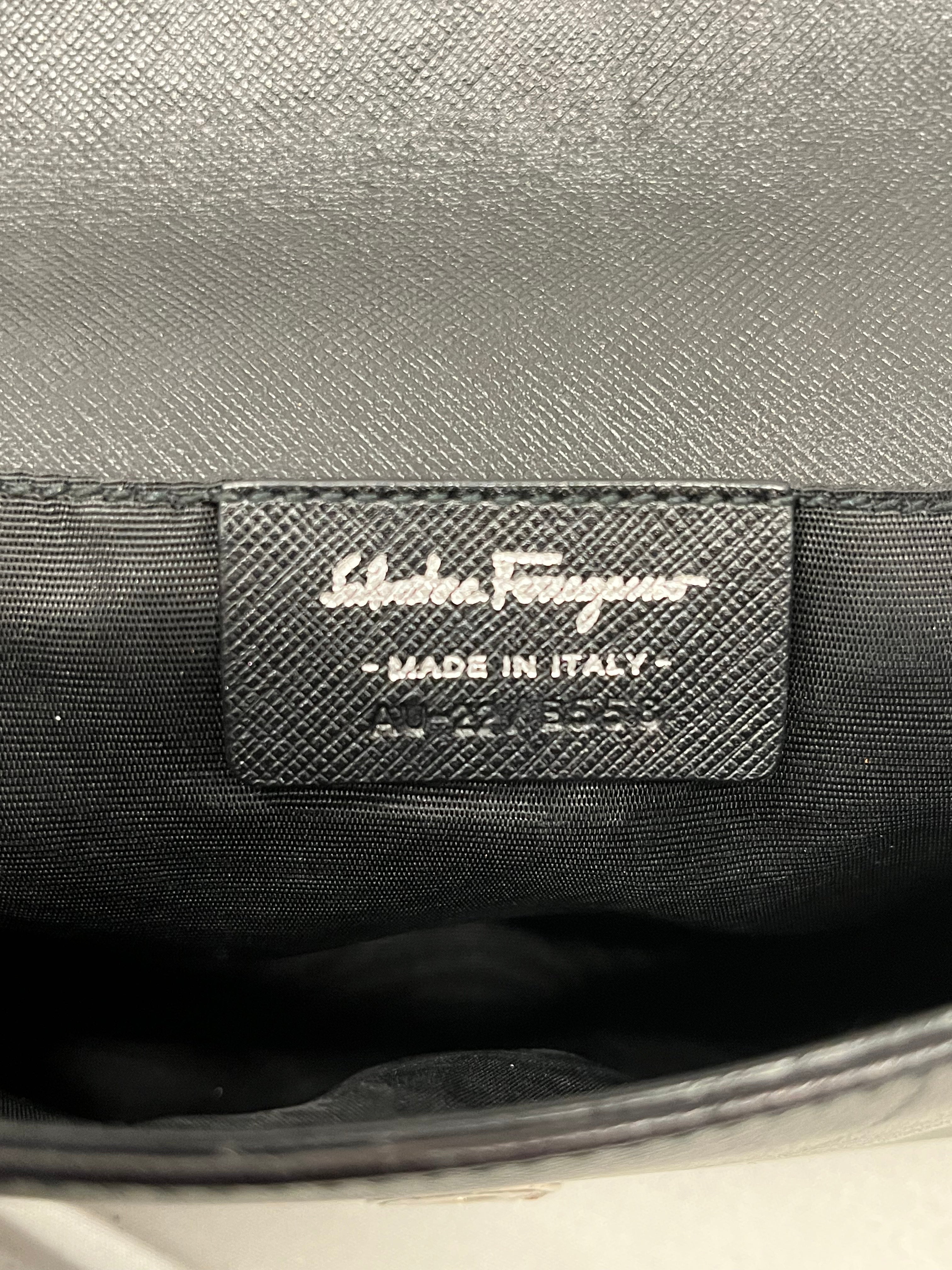 Salvatore Ferragamo/Cross Body Bag/Leather/BLK/AU-22/B558 view 3