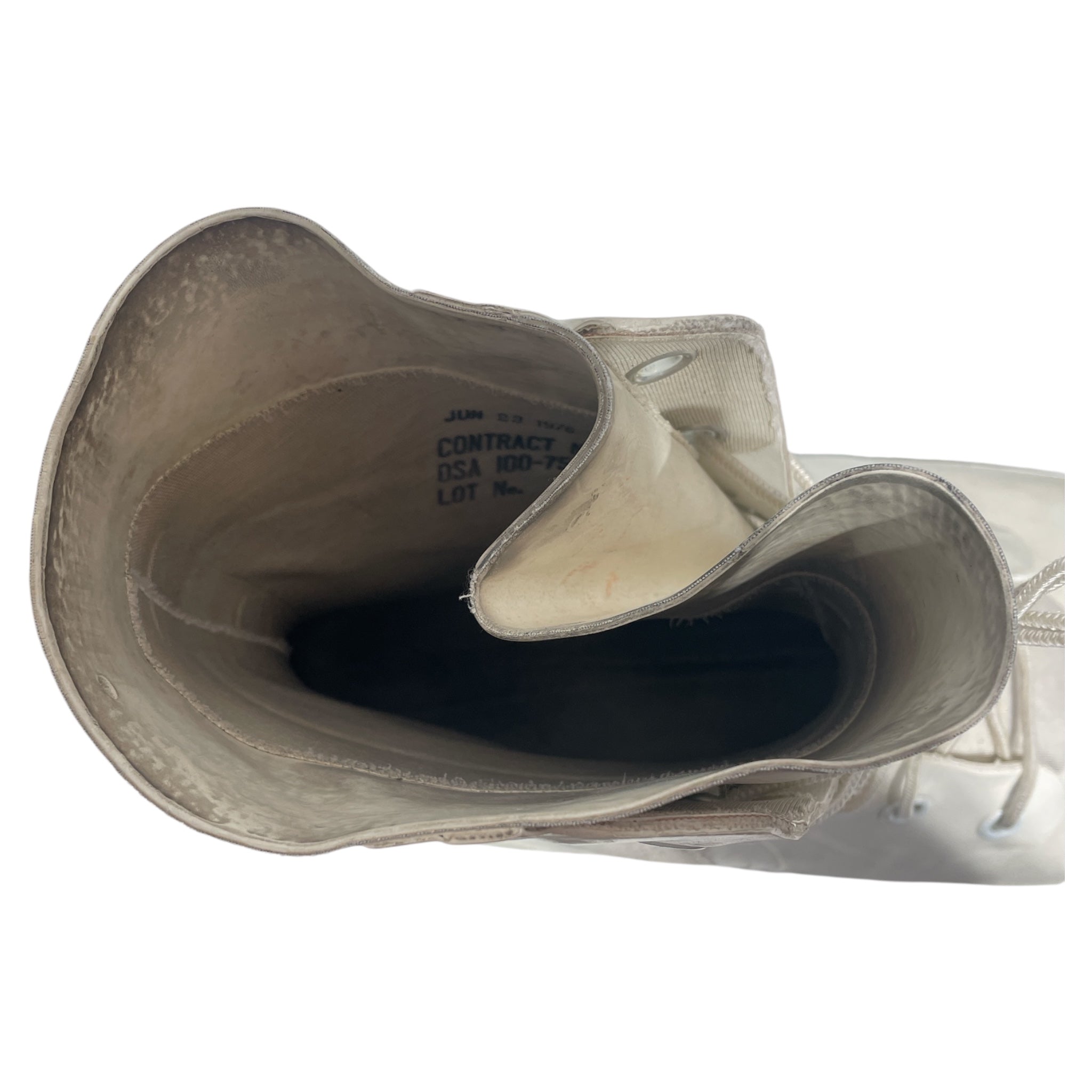 MILITARY/Boots/US 14/CRM/White Bunny Boots view 3