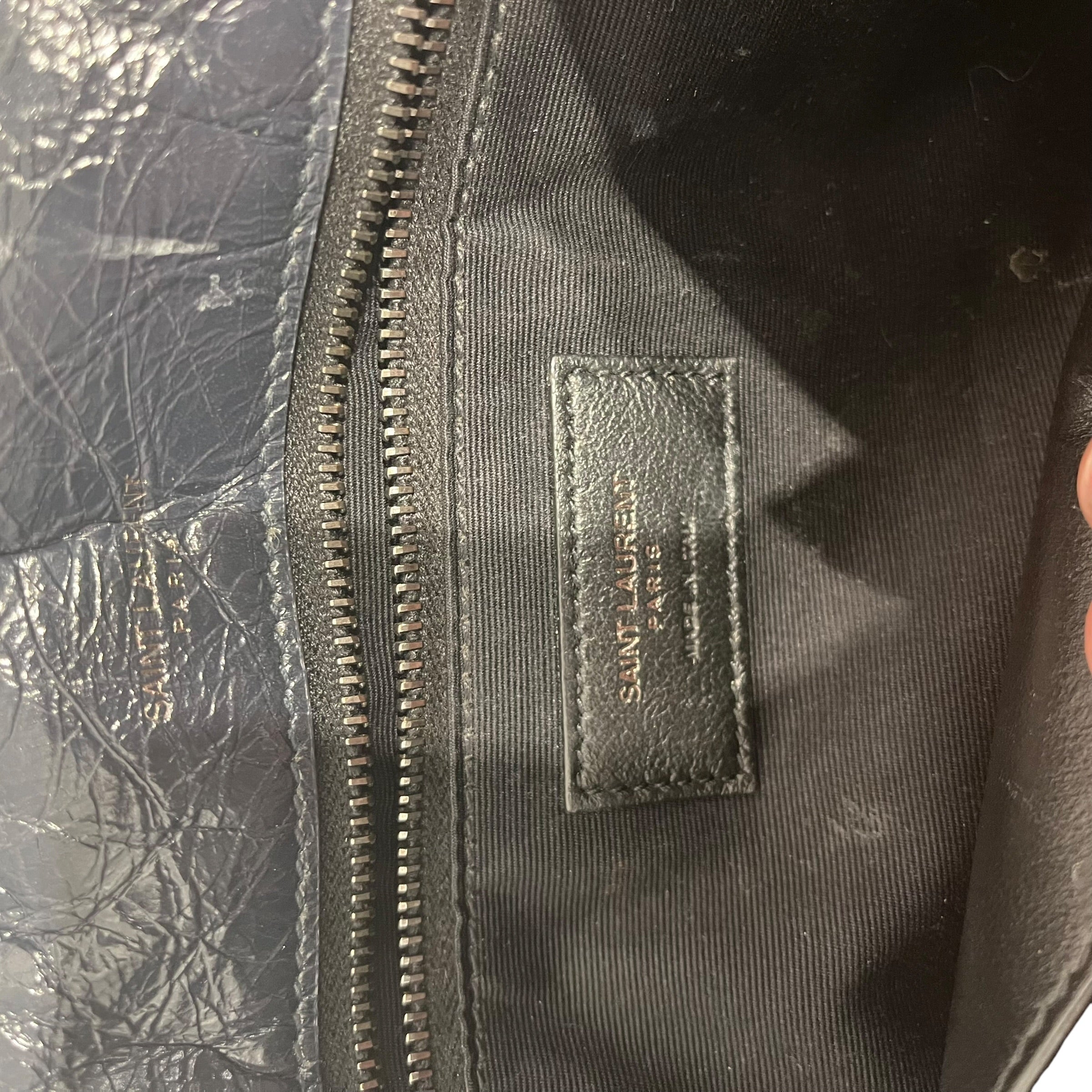 YVES SAINT LAURENT/Bag/Leather/NVY/Niki Bag view 4