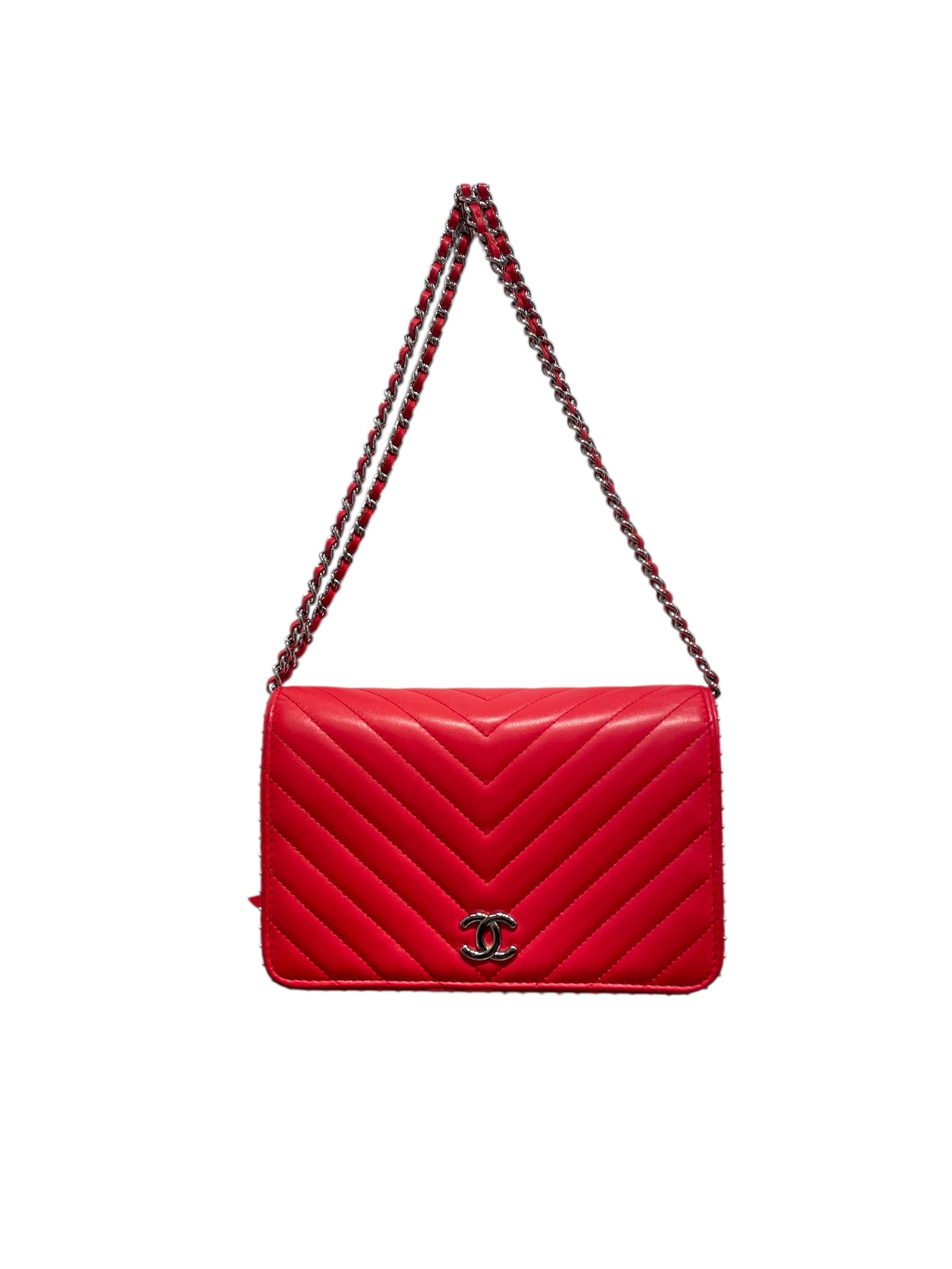 CHANEL/Cross Body Bag/Leather/RED/Red Chanel Chevron view 1