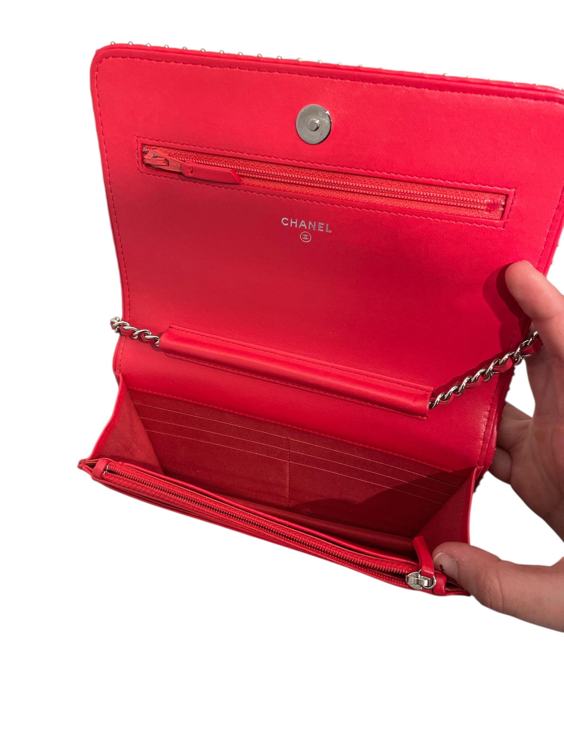 CHANEL/Cross Body Bag/Leather/RED/Red Chanel Chevron view 4