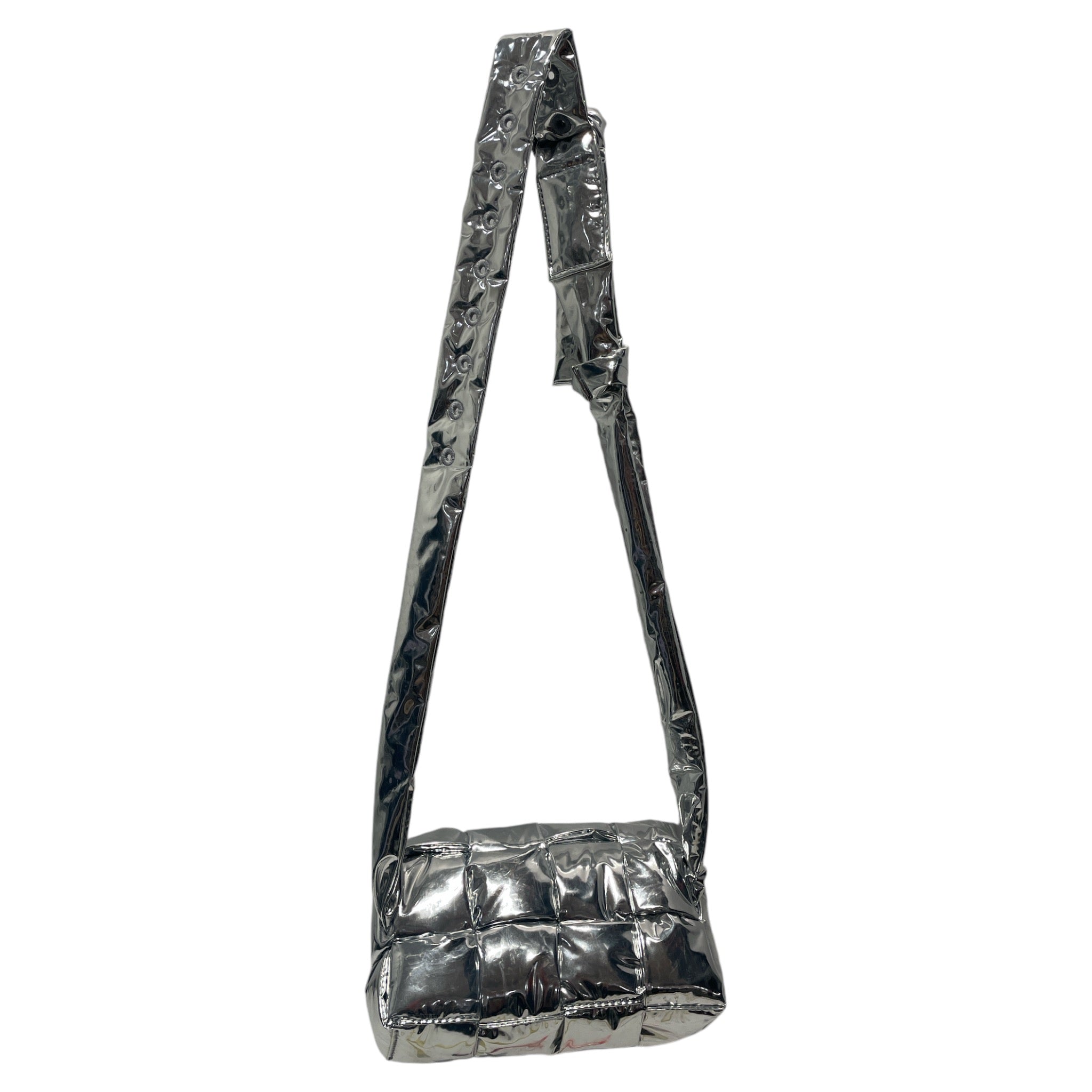 BOTTEGA VENETA/Bag/Leather/SLV/Cassette silver bag view 2