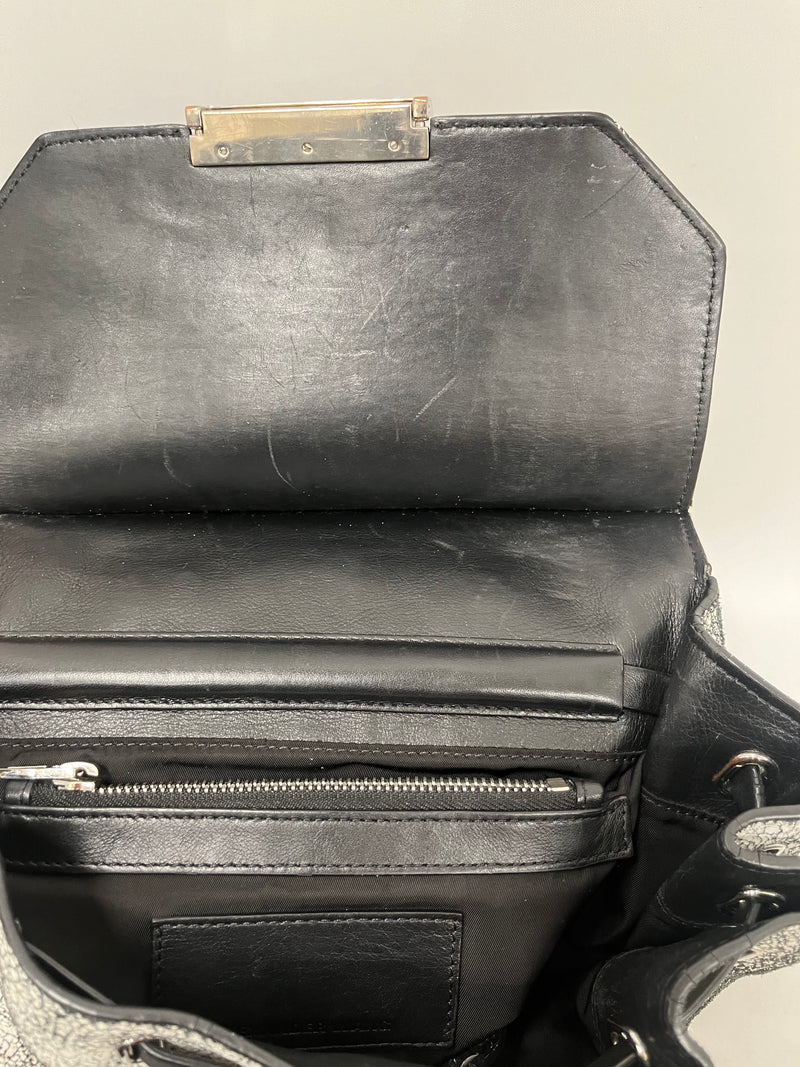 Alexander Wang/Backpack/M/Leather/WHT/PAINT CRACKING ALL OVER