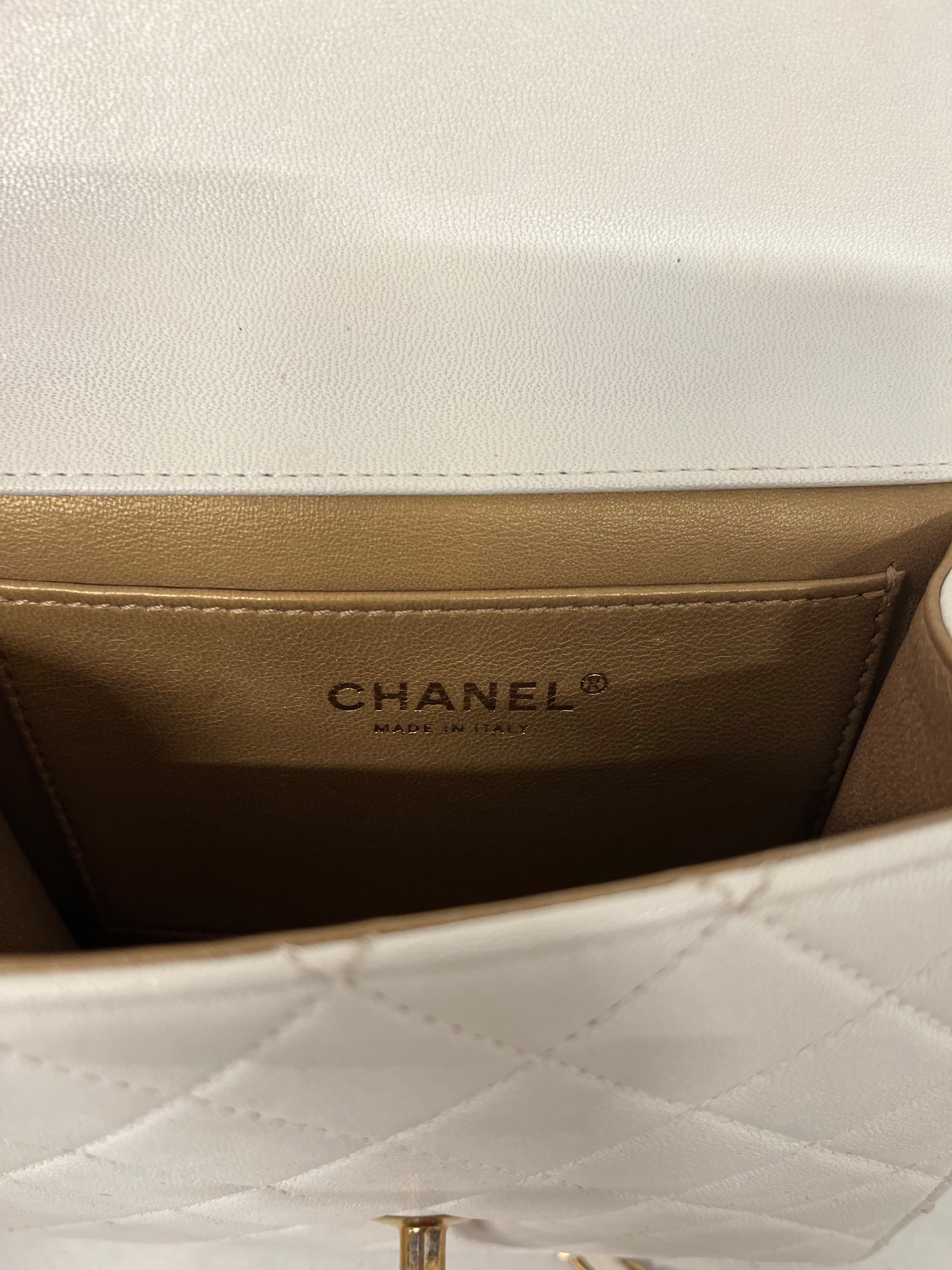 CHANEL/Cross Body Bag/Leather/WHT/QULTD VRTCL PEARLS FLP 2782670 view 4