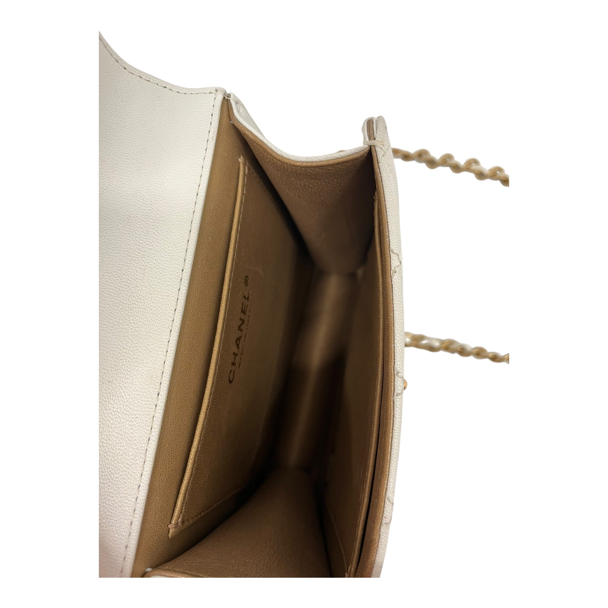 CHANEL/Cross Body Bag/Leather/WHT/QULTD VRTCL PEARLS FLP 2782670 view 3