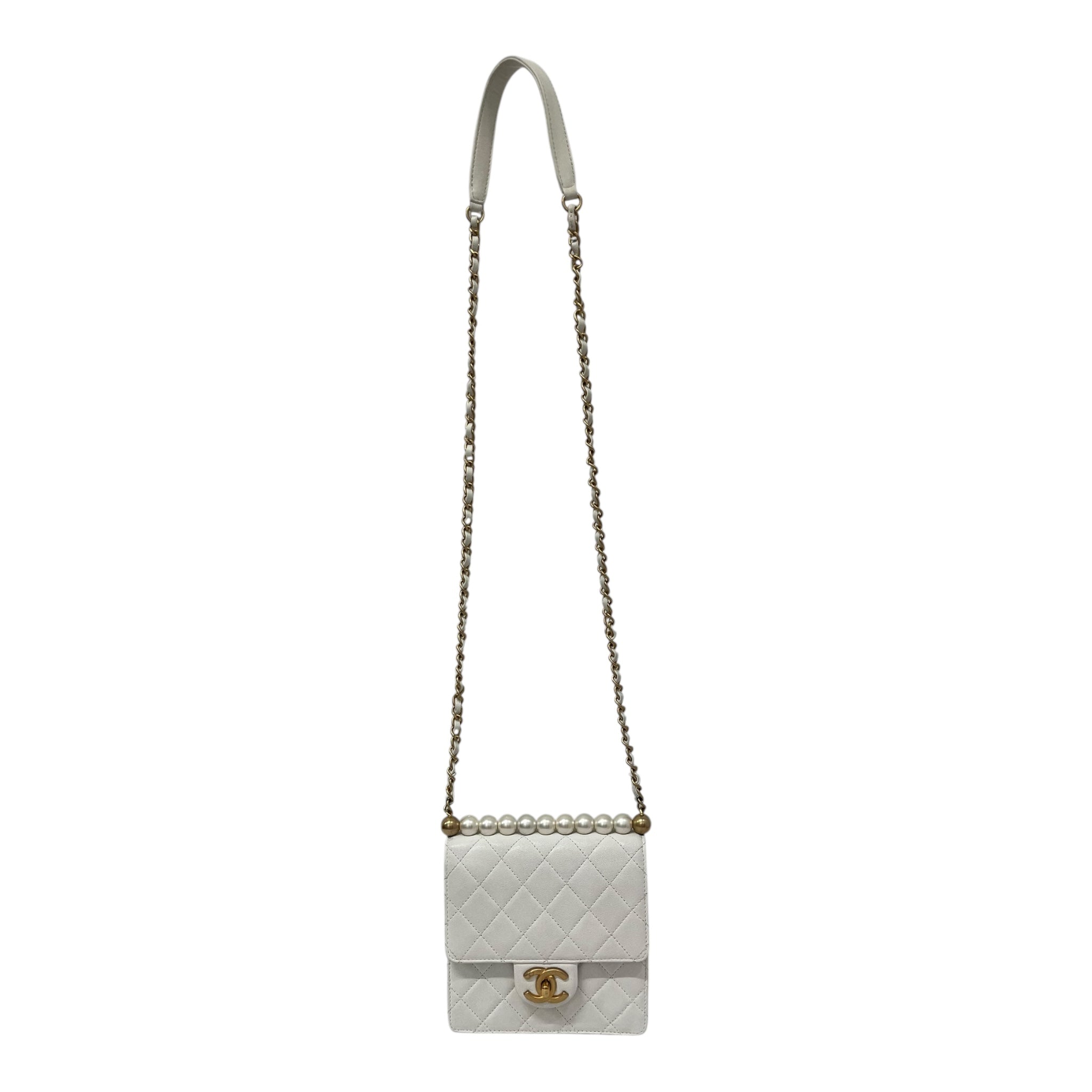 CHANEL/Cross Body Bag/Leather/WHT/QULTD VRTCL PEARLS FLP 2782670 view 1