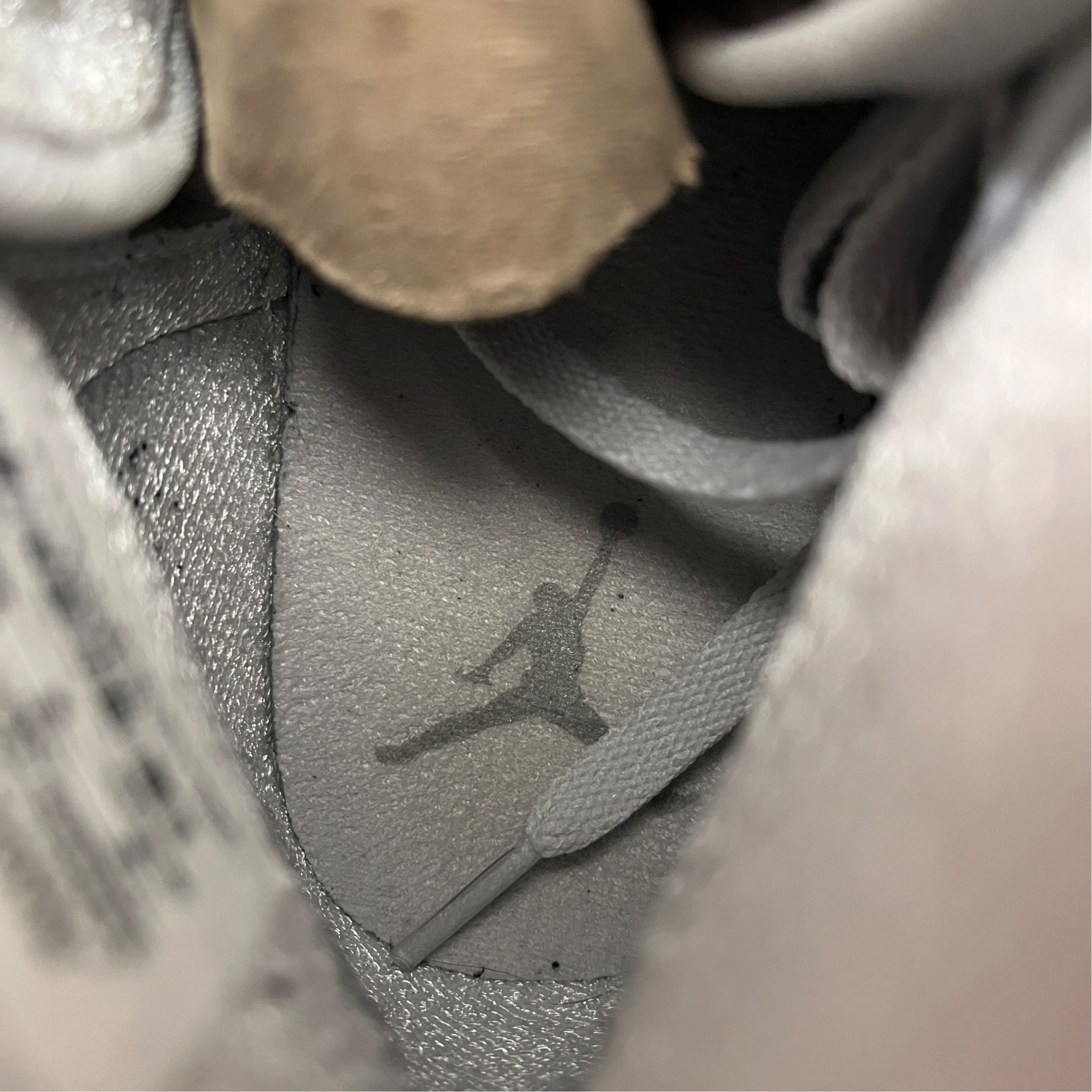 NIKE/Hi-Sneakers/US 9/SLV/AJ1 RETRO SILVER 25TH ANNI view 3