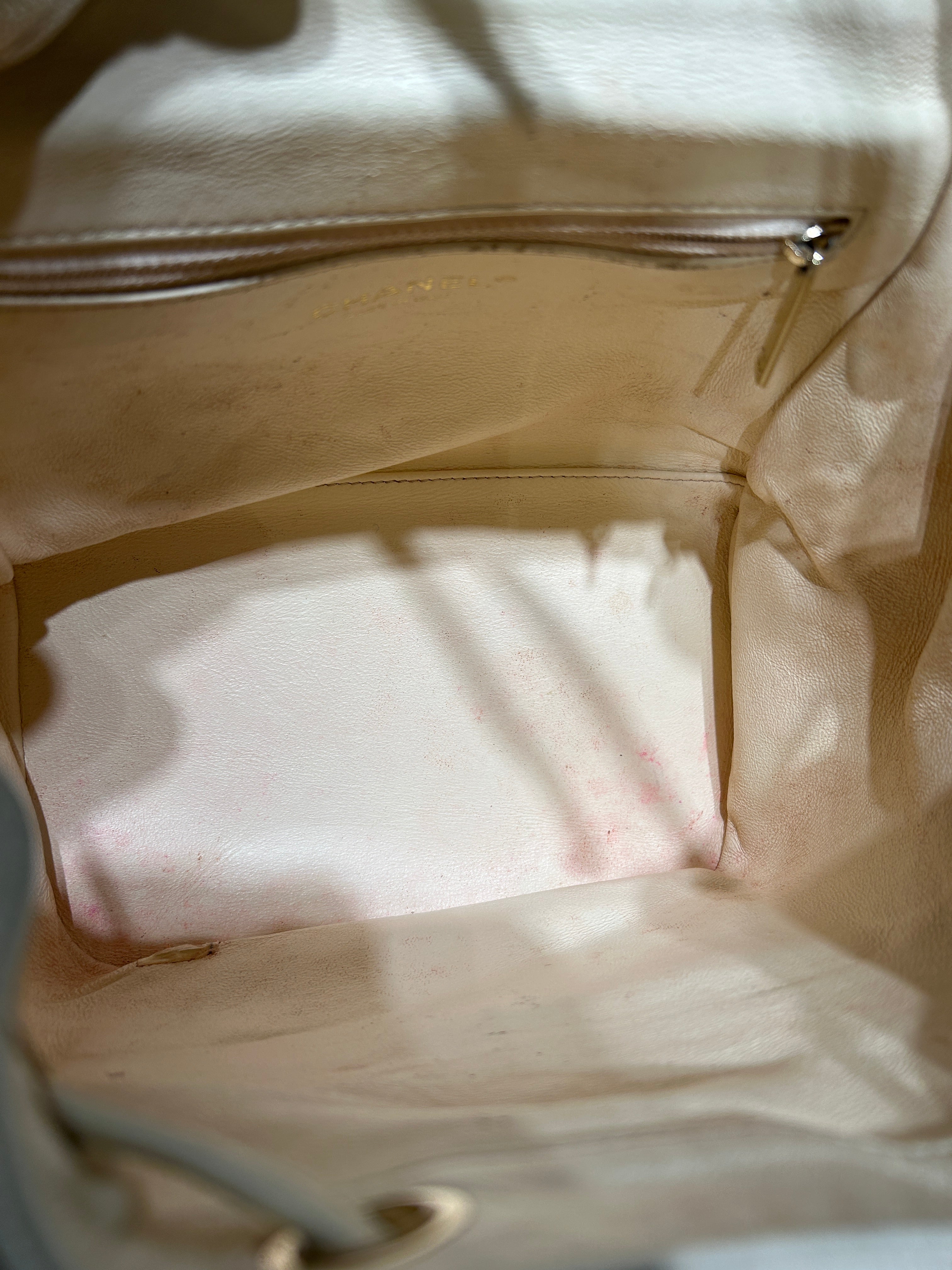 CHANEL/Bag/Leather/WHT/CHANEL BUSINESS WHITE BACKPACK view 4