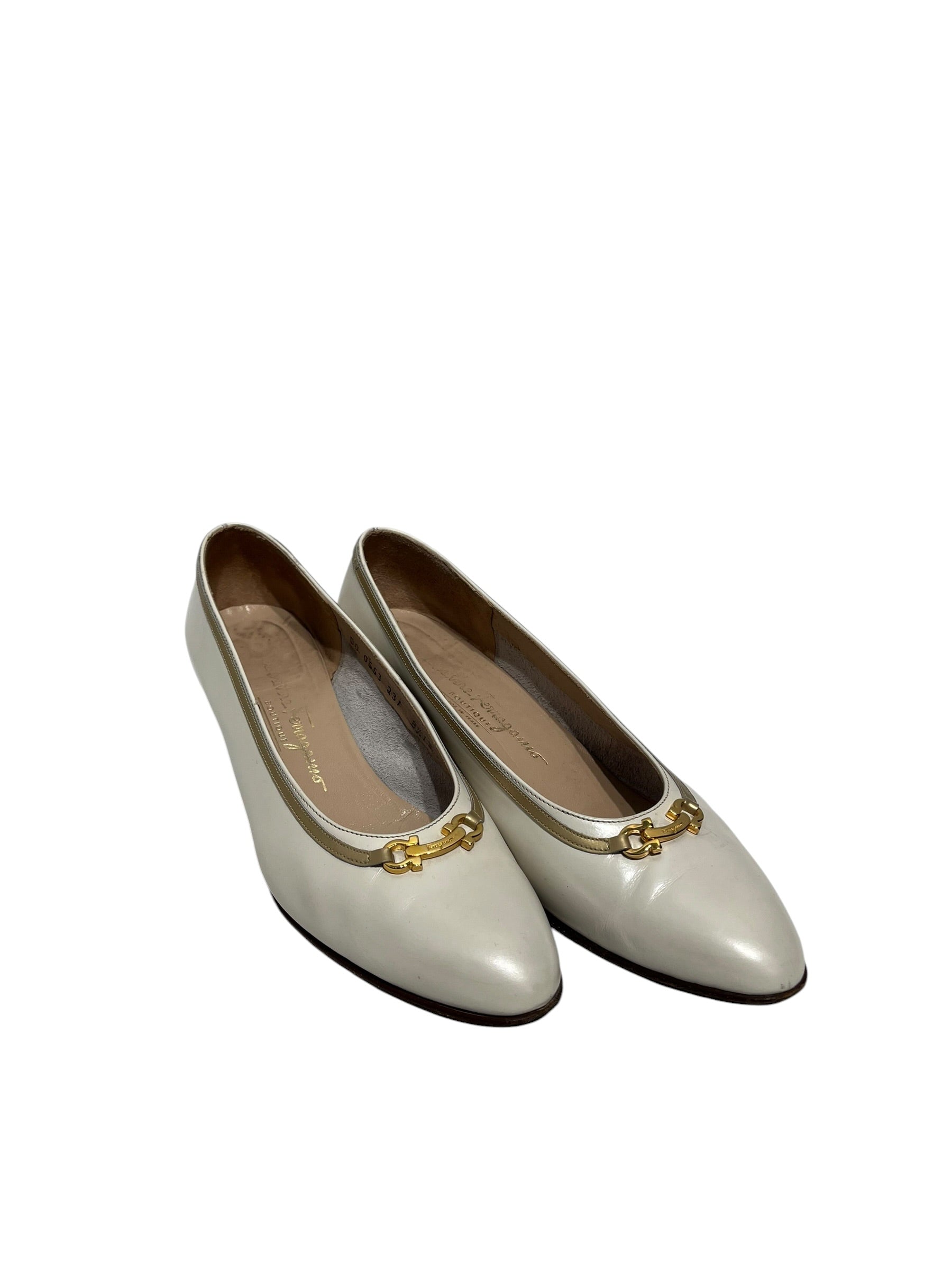 Salvatore Ferragamo/Flat Shoes/US 8.5/Leather/WHT/GOLD CHAIN view 1