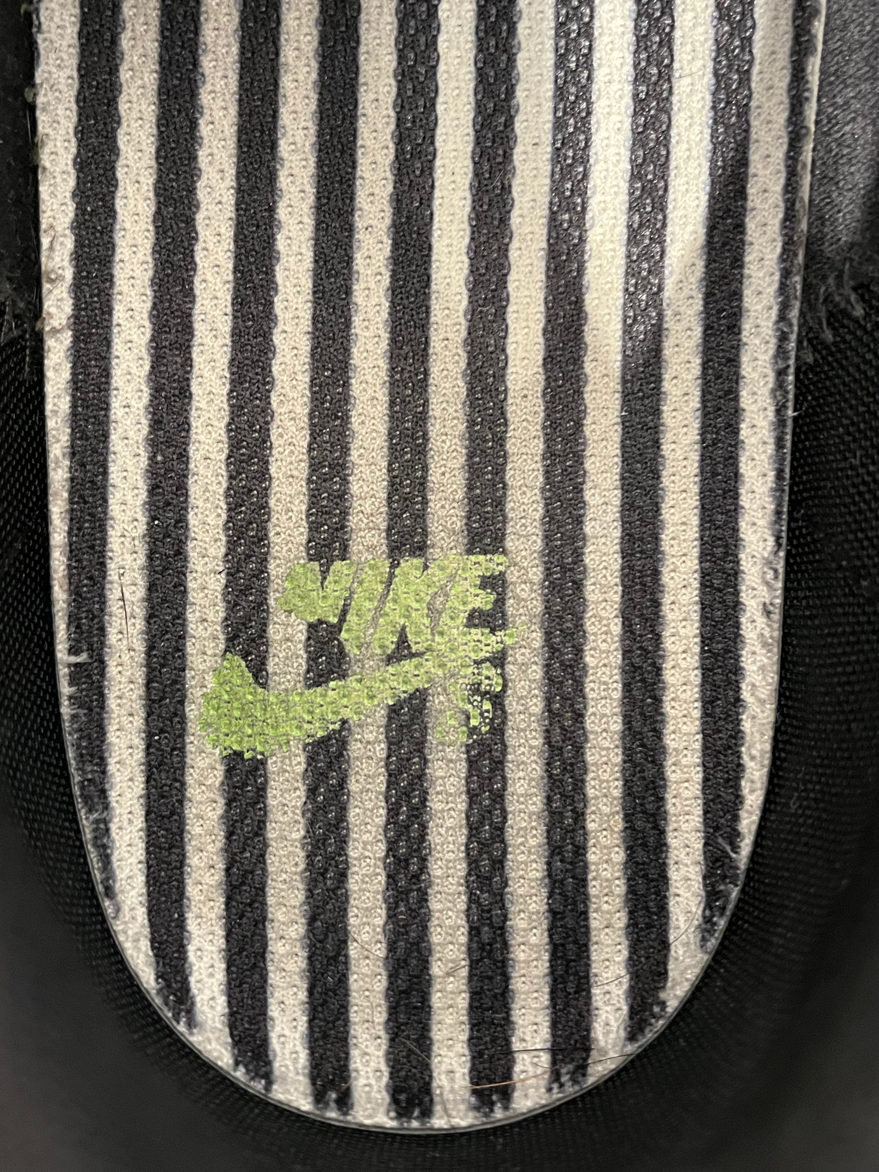 NIKE/Low-Sneakers/US 9.5/BLK/POETS view 3