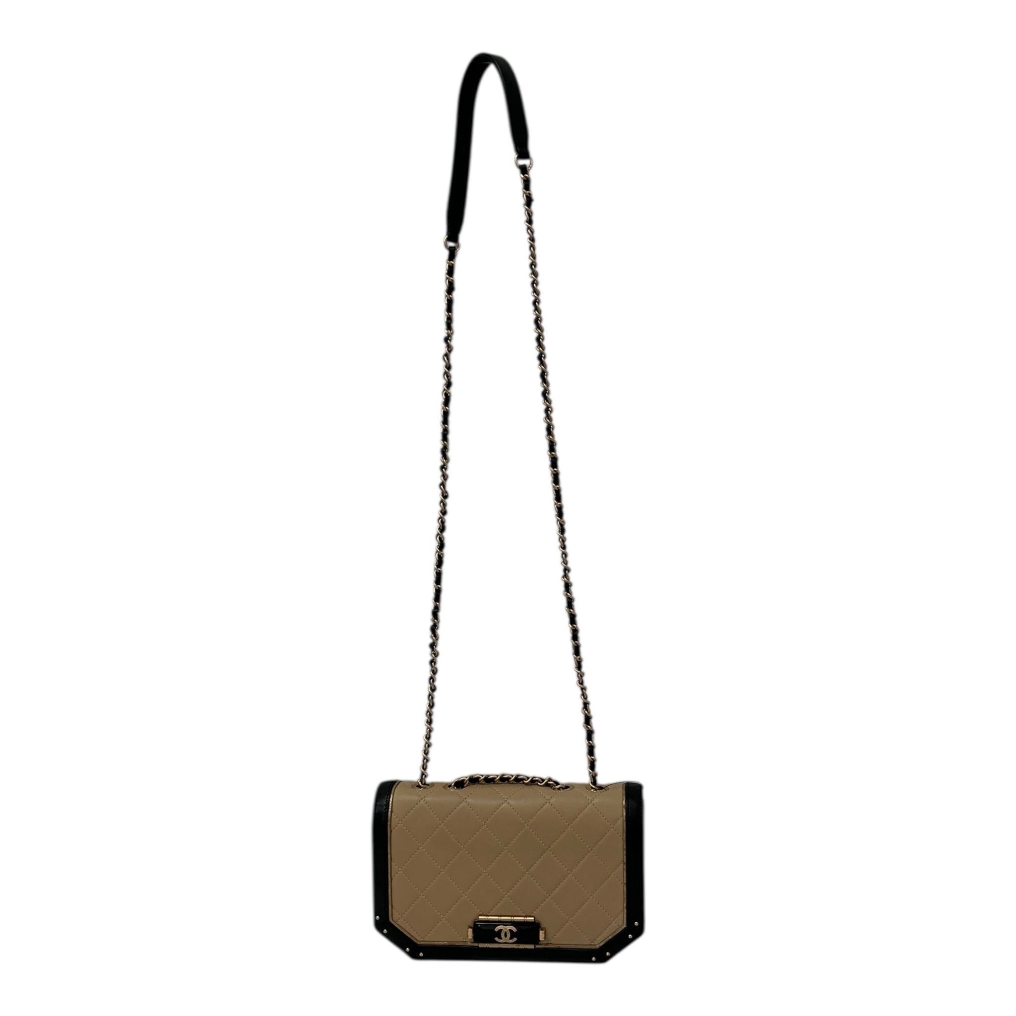 CHANEL/Cross Body Bag/Leather/BEG/OCTAGON MATELLESE 24734354 view 1