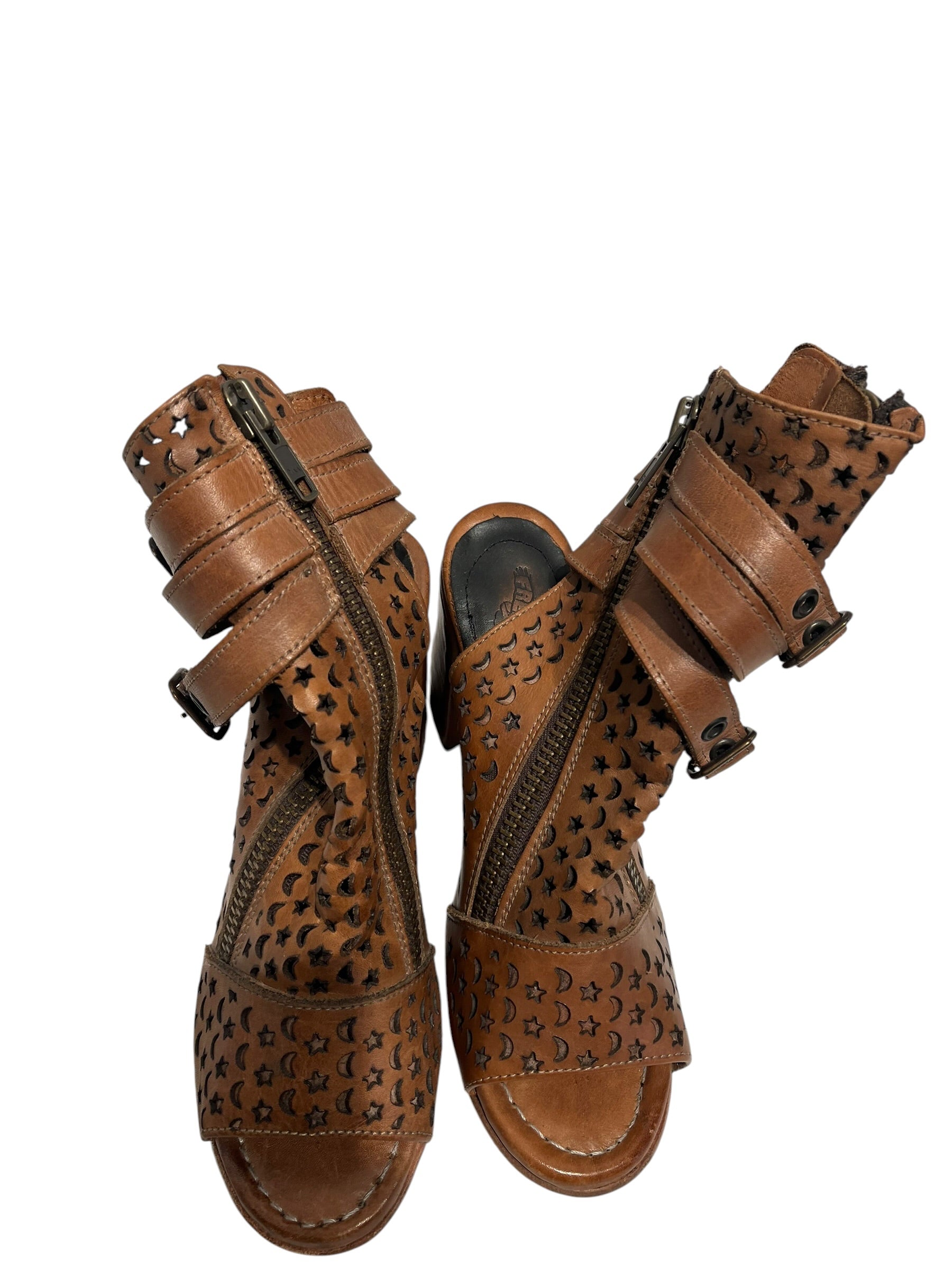 Freebird by Steven/Heels/US 9/Leather/BRW/STAR N MOON CUTOUTS view 2