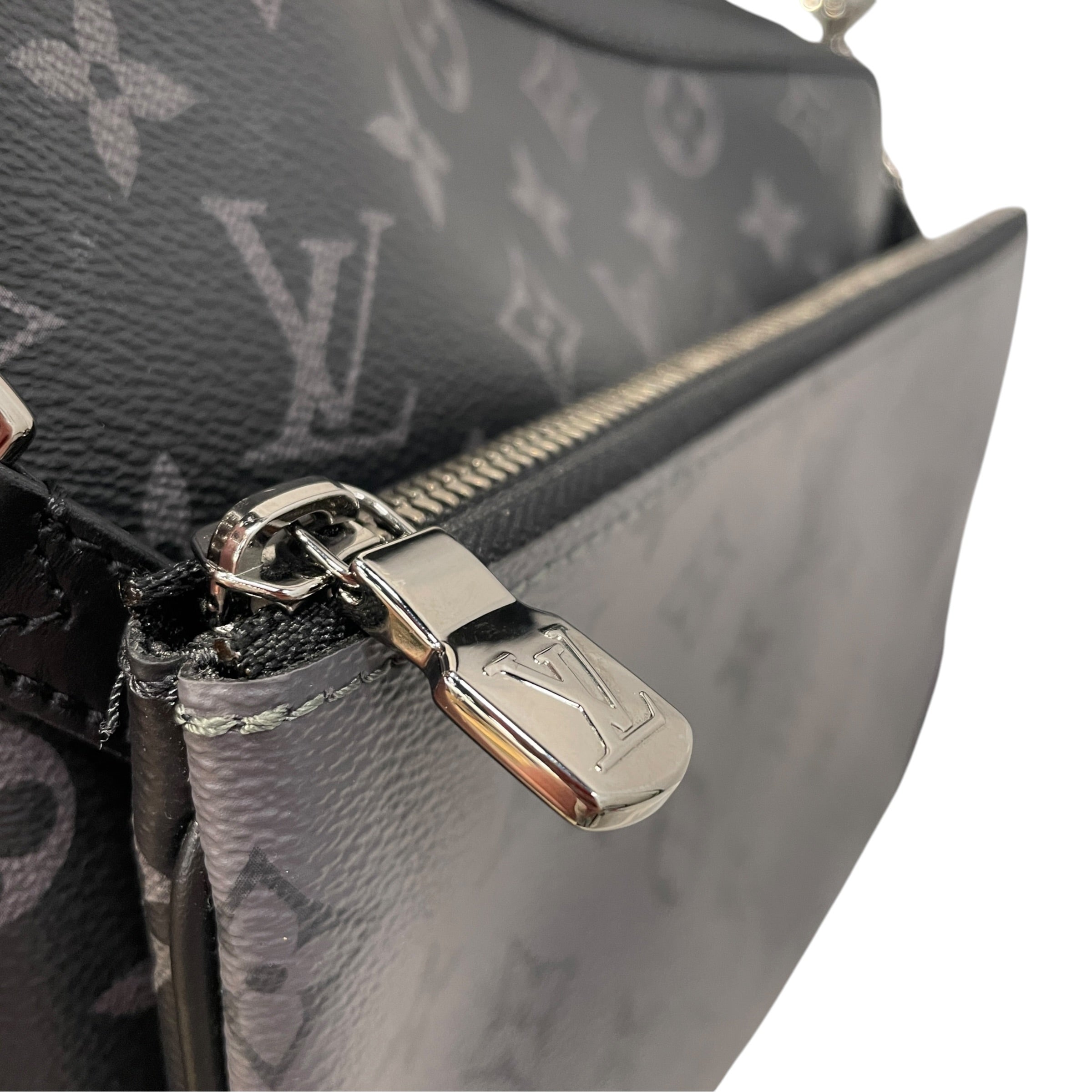LOUIS VUITTON/Cross Body Bag/Monogram/Leather/BLK/messenger eclipse duo view 6