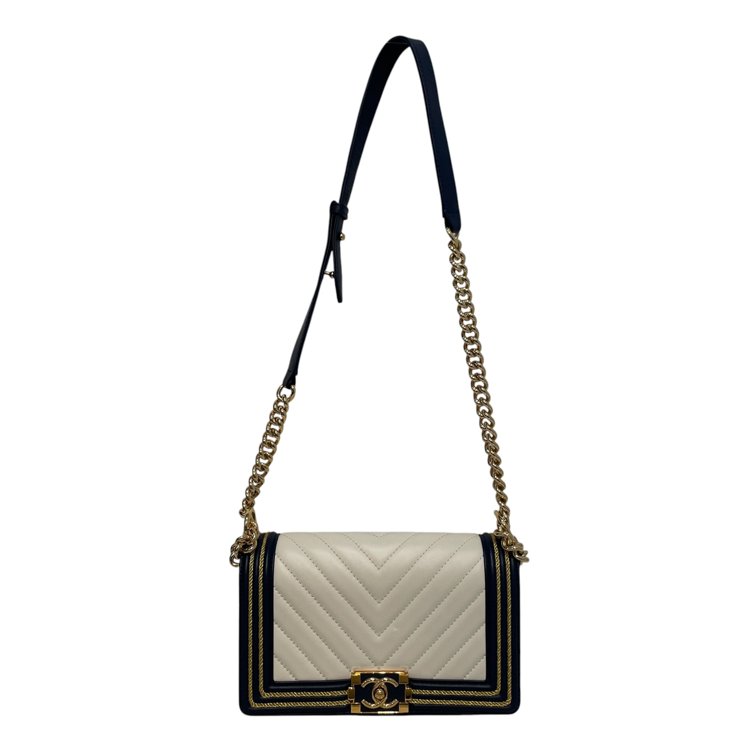 CHANEL/Hand Bag/Leather/NVY/2018-19 Cruise Boy Bag view 1