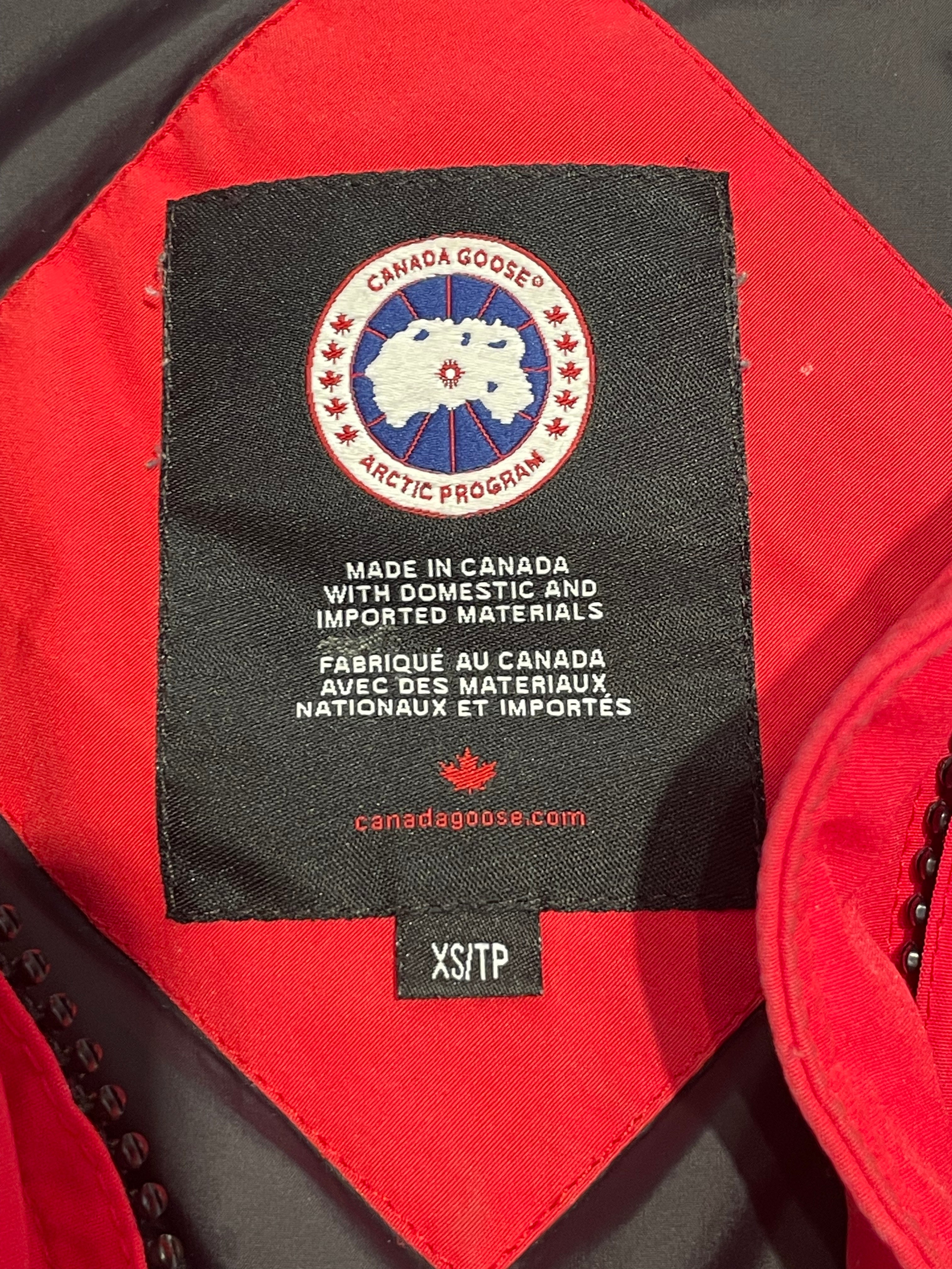 CANADA GOOSE/Coat/XS/Nylon/RED/Canda Goose Trillium Parka view 4