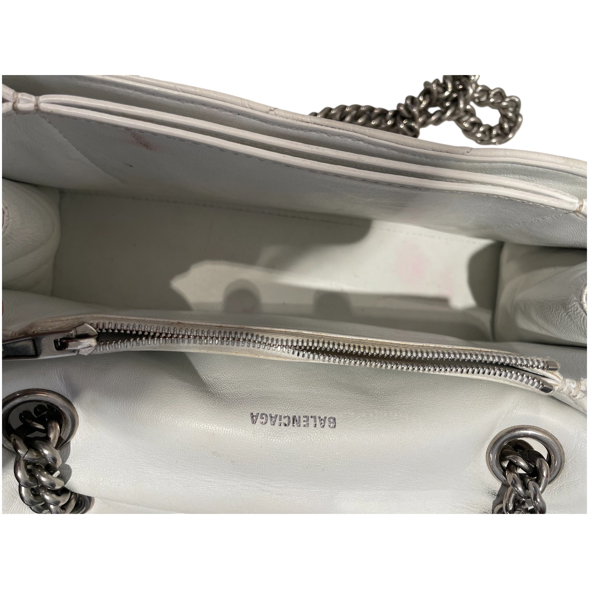 BALENCIAGA/Clutch Bag/Leather/WHT/Crush Chain view 3