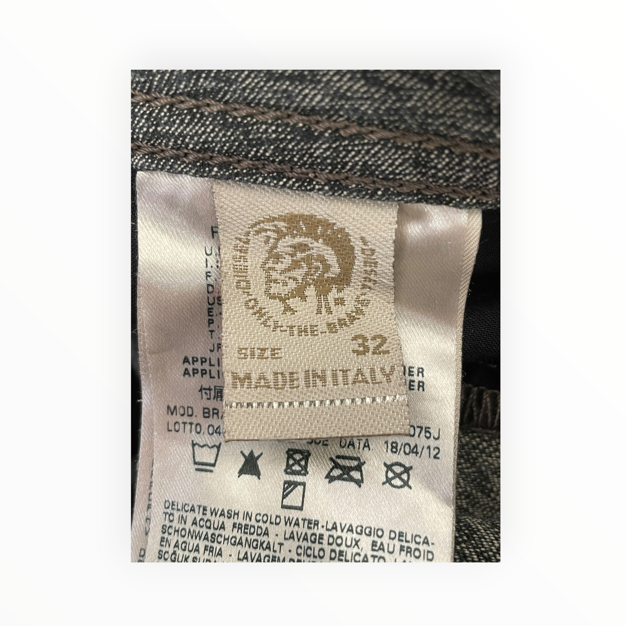 DIESEL/Pants/32/Cotton/GRY/Button Fly/Charm on Belt Loop view 3