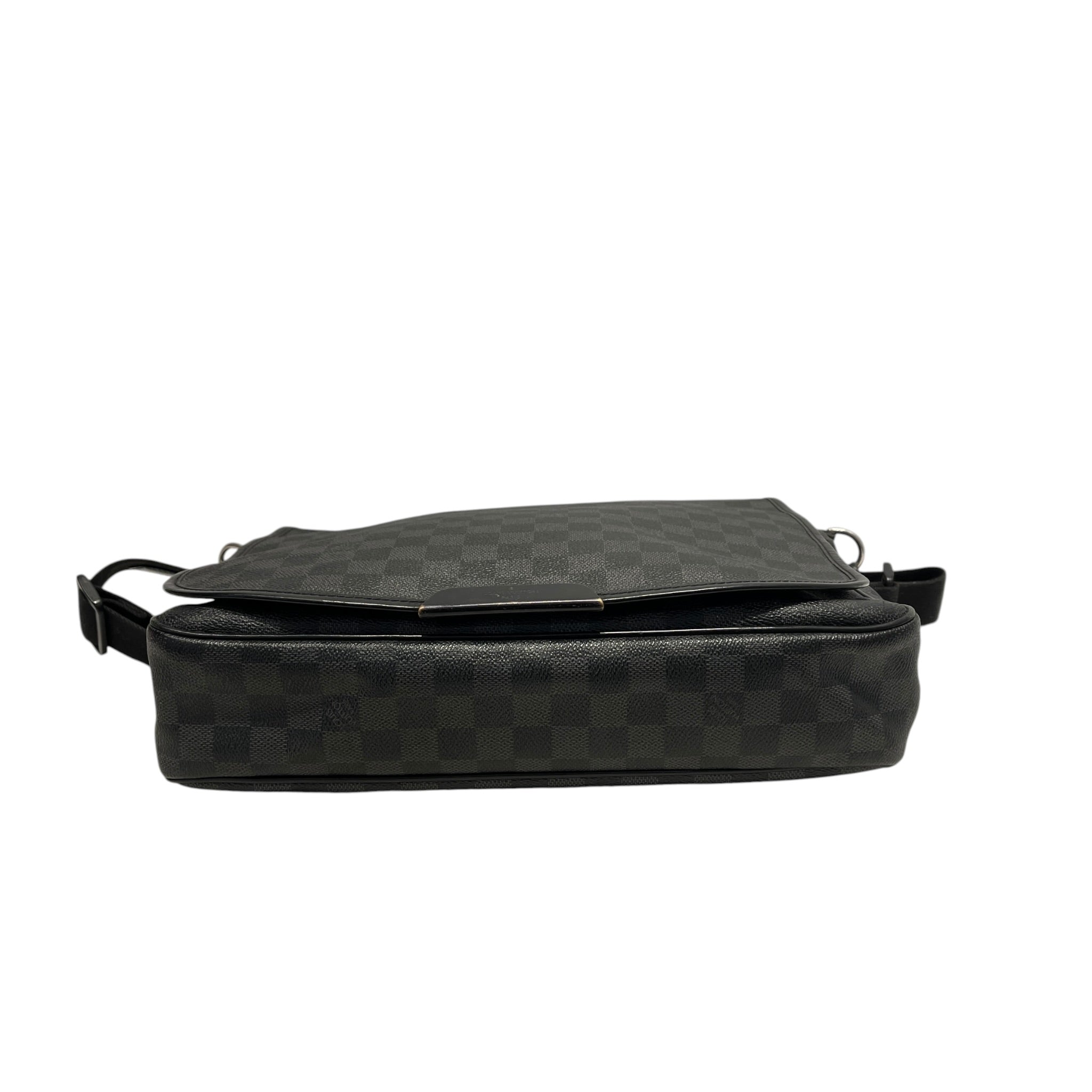 LOUIS VUITTON/Cross Body Bag/Leather/BLK/DAMIER MESSENGER view 5