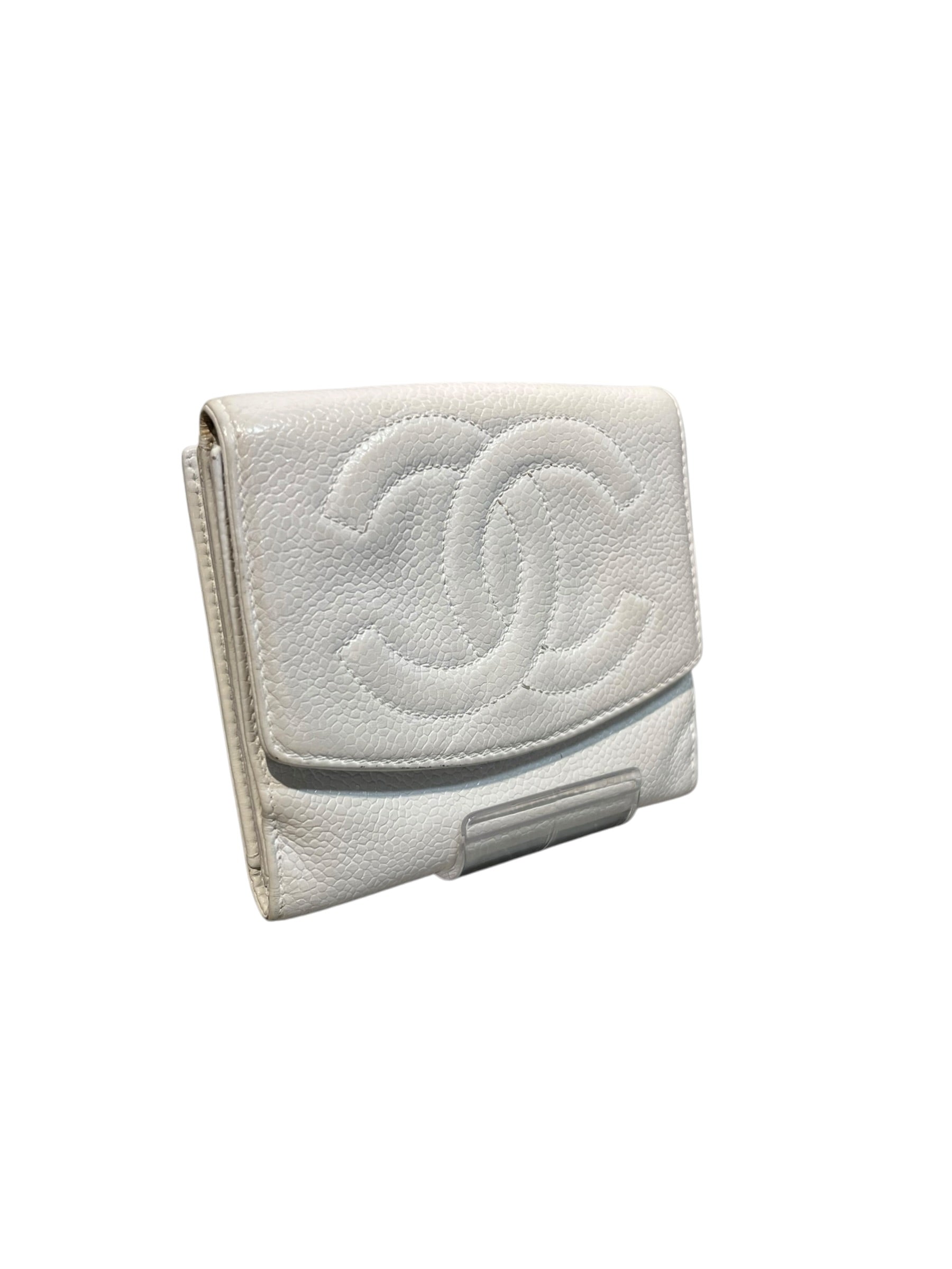 CHANEL/Bifold Wallet/Leather/WHT/L's/2 'C' logo front flap view 1