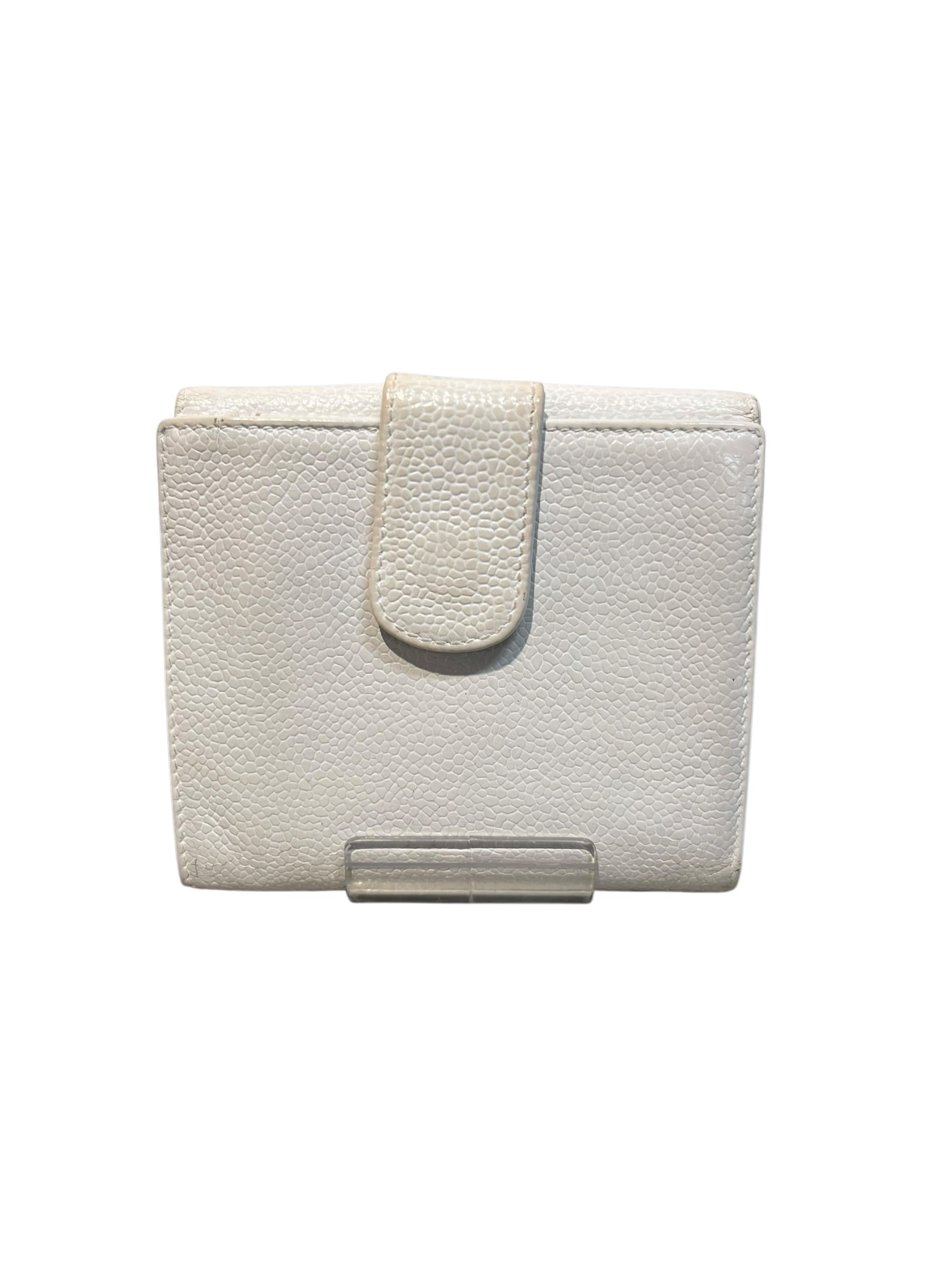 CHANEL/Bifold Wallet/Leather/WHT/L's/2 'C' logo front flap view 3