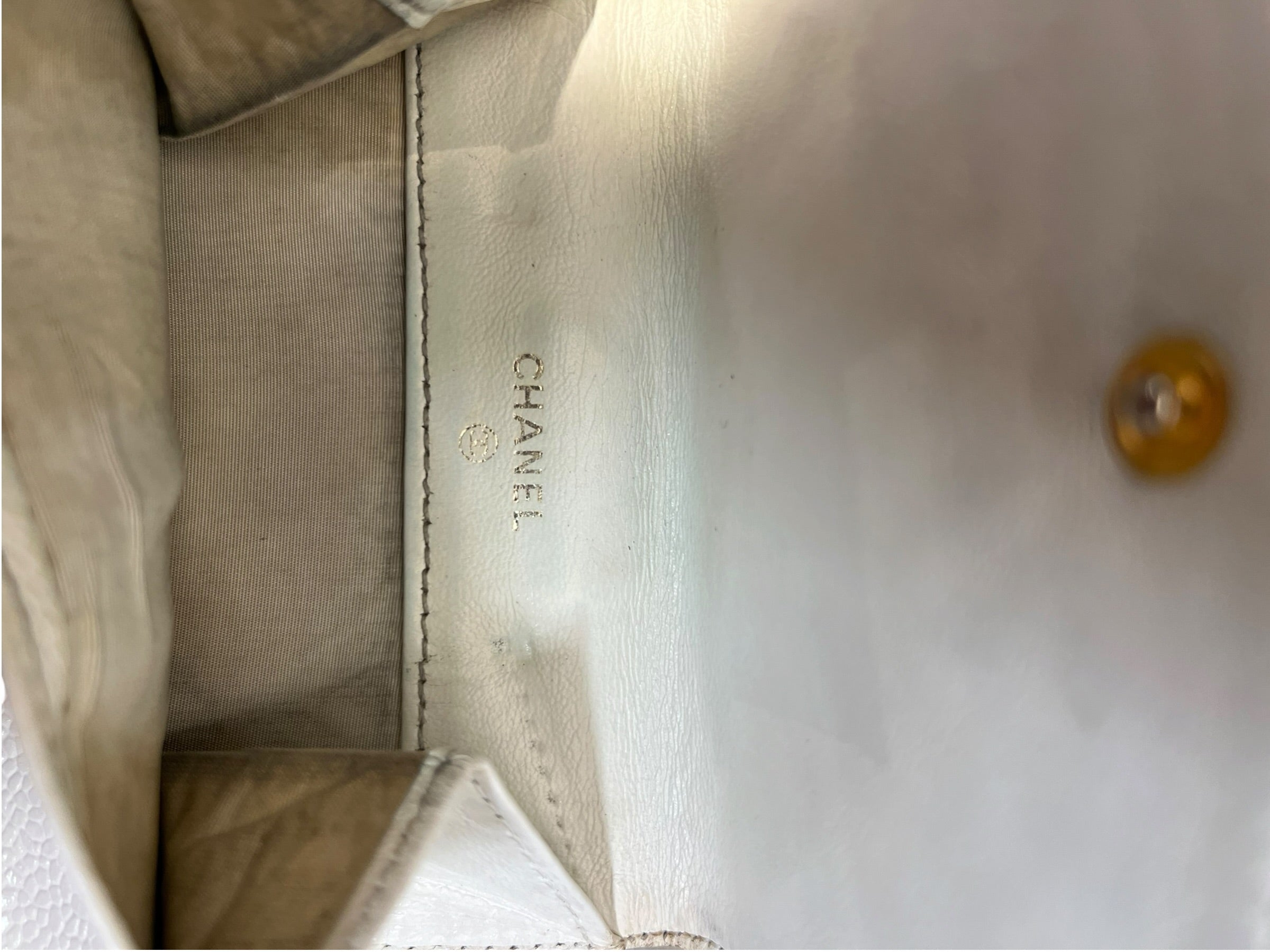 CHANEL/Bifold Wallet/Leather/WHT/L's/2 'C' logo front flap view 6