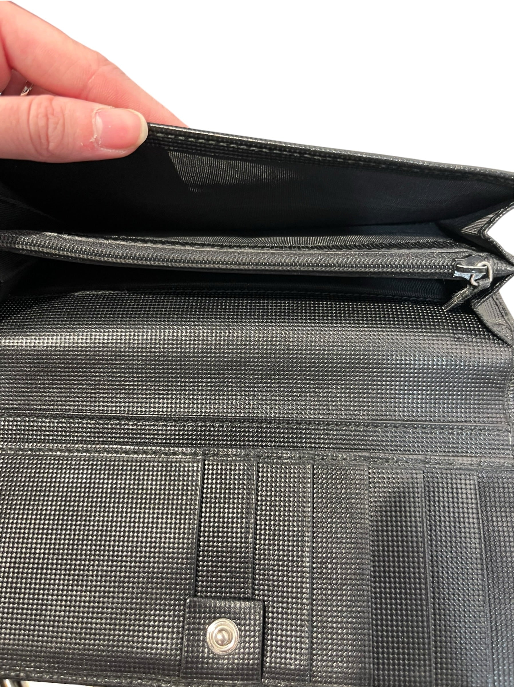 GUCCI/Long Wallet/Leather/BLK/L's/metal square, brkn button view 5