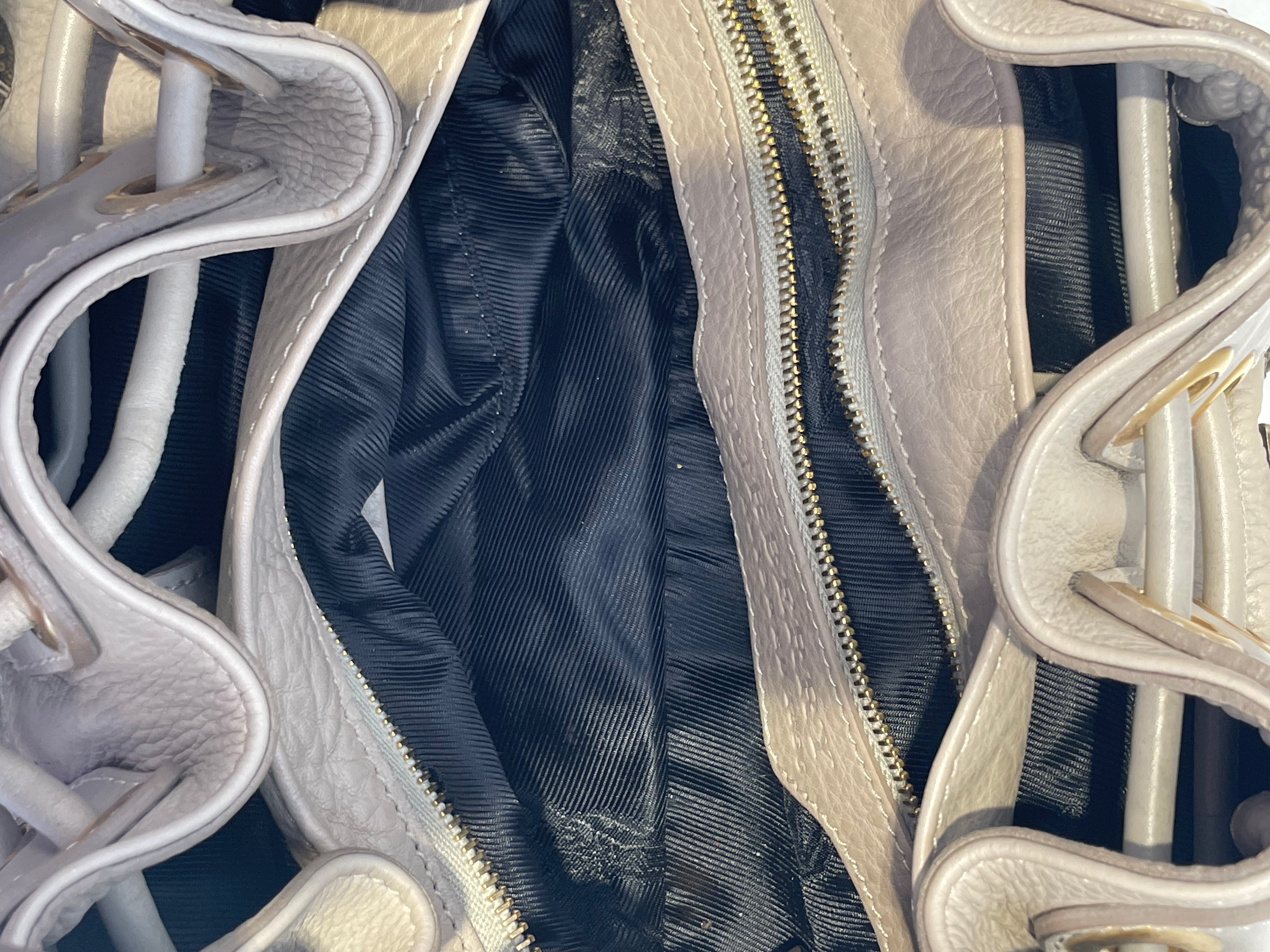 BURBERRY LONDON/Hand Bag/Leather/CRM/medallion warrior/gld details view 8