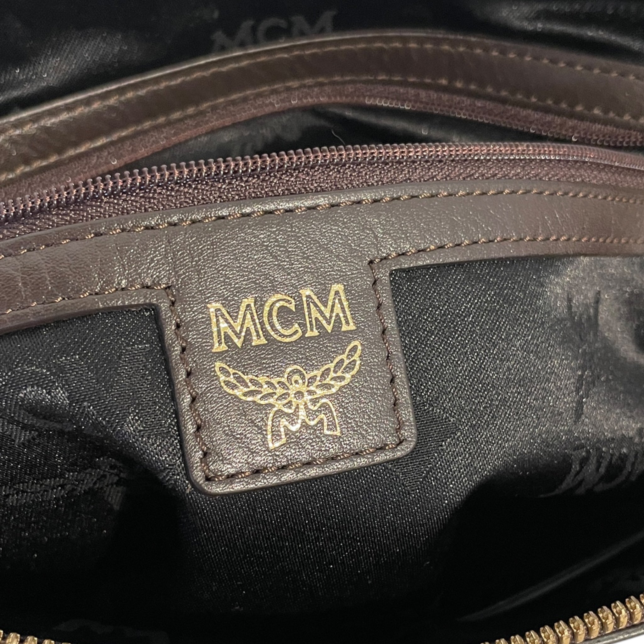MCM/Pouch/Graphic/Leather/BLK/GOLD STUDS + METAL DOTS view 3