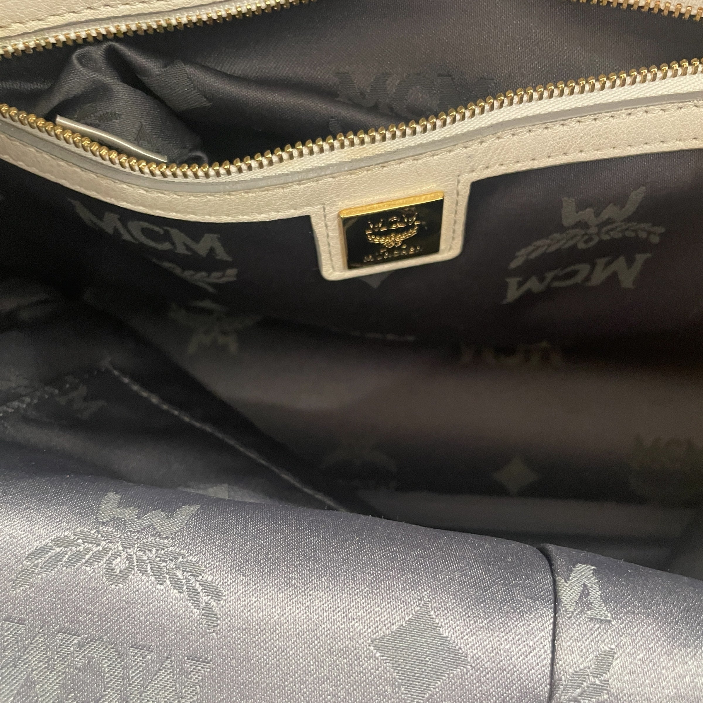 MCM/Backpack/Monogram/Leather/WHT/Monogram Studded Backpack view 4