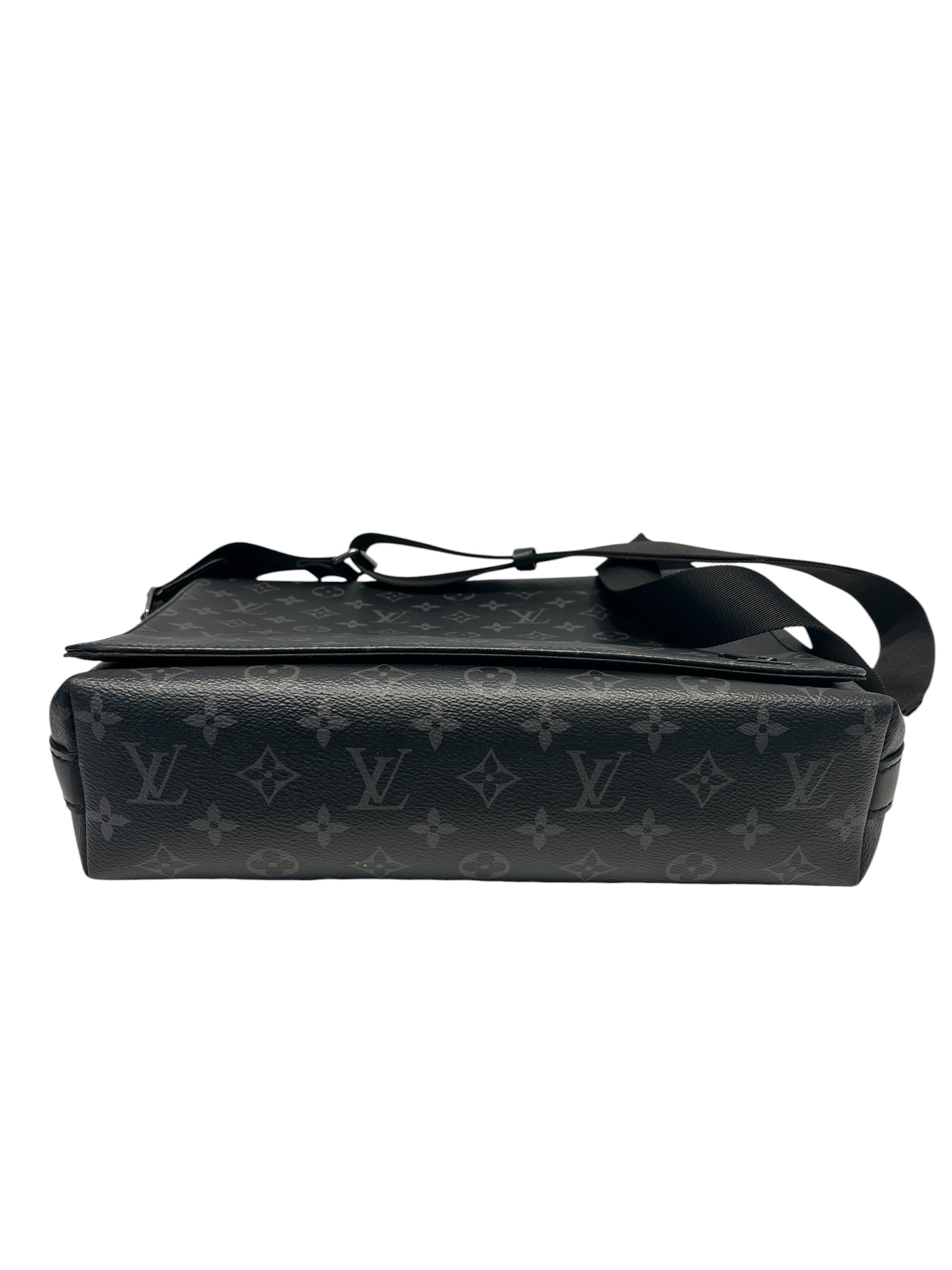 LOUIS VUITTON/Bag/Monogram/Leather/BLK/DISTRICT ECLIPSE MM MESSENGER view 4